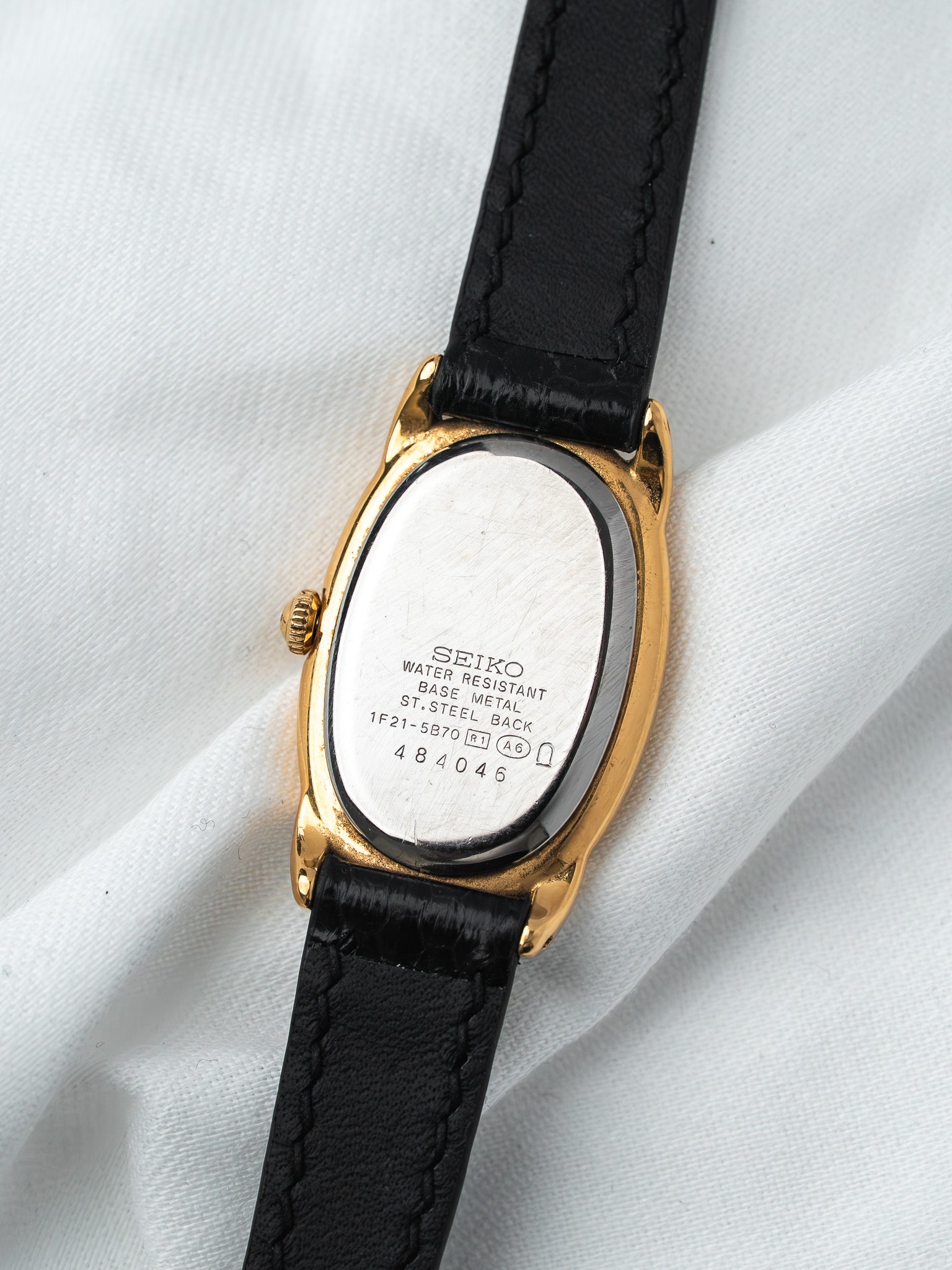 Seiko Noie 1F21-5B70 Baignoire Gold-Plated | Atelier Victor