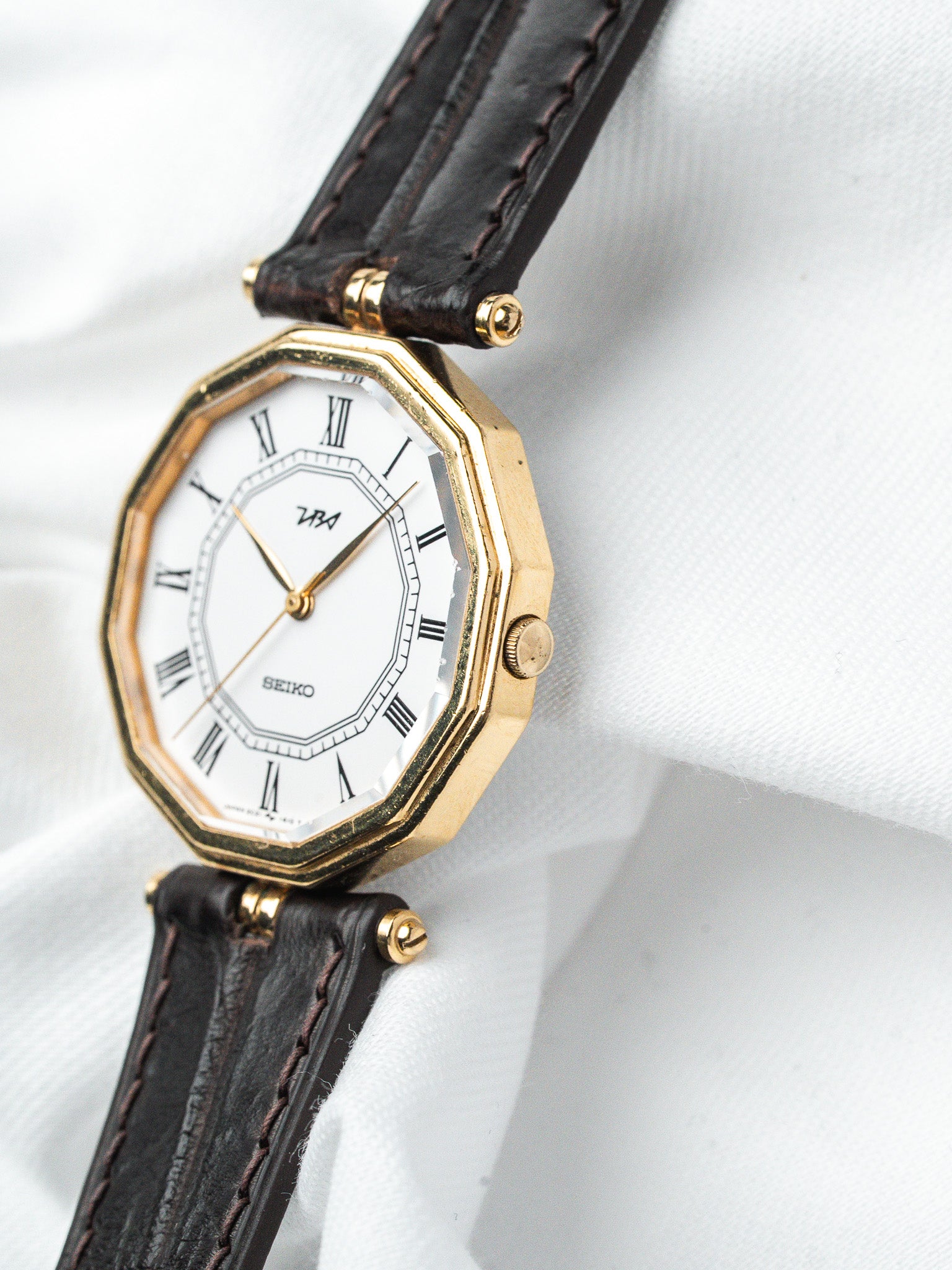 Orologio Seiko in Oro Poligonale — Quadrante con numeri romani (1986) 