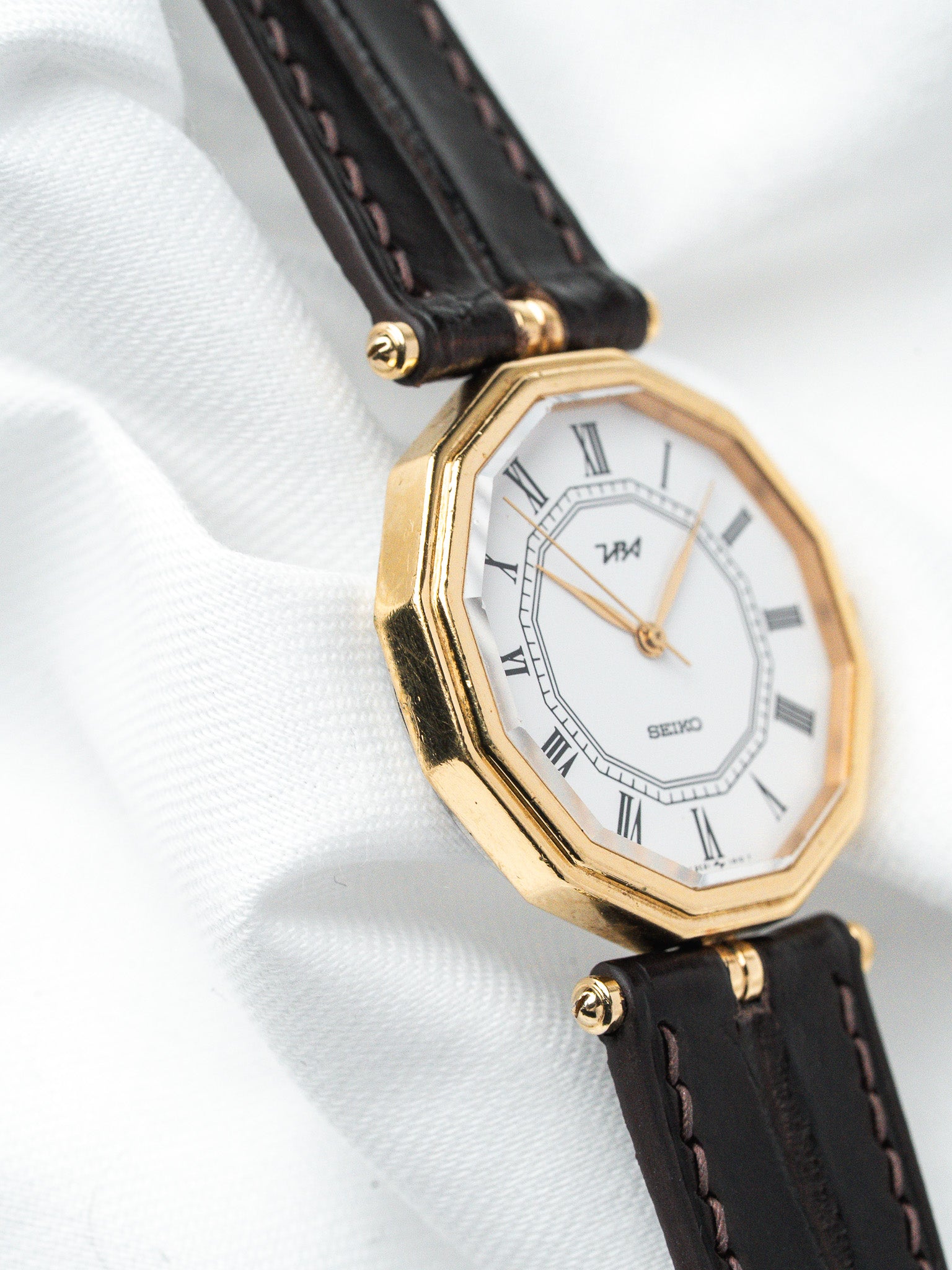 Orologio Seiko in Oro Poligonale — Quadrante con numeri romani (1986) 