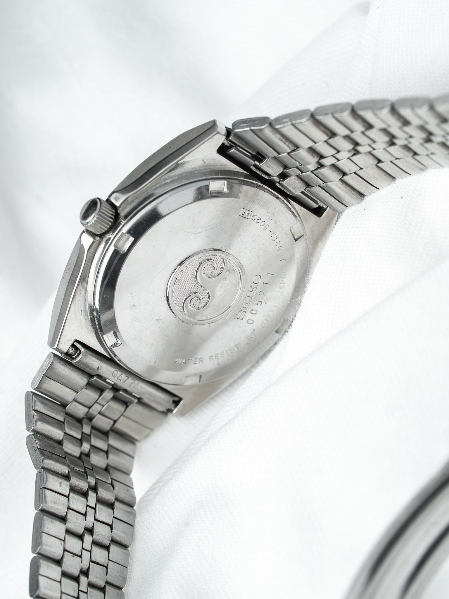 Montre Seiko SilverWave 8221-5020 Acier — Coussin TV (1980)