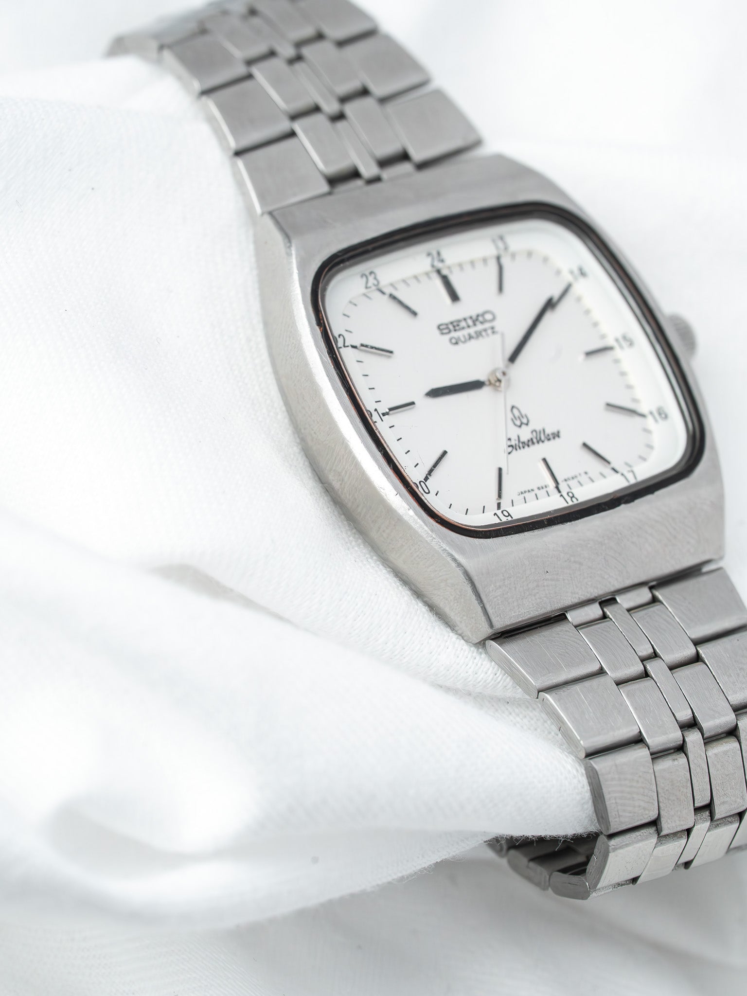 Montre Seiko SilverWave 8221-5020 Acier — Coussin TV (1980)