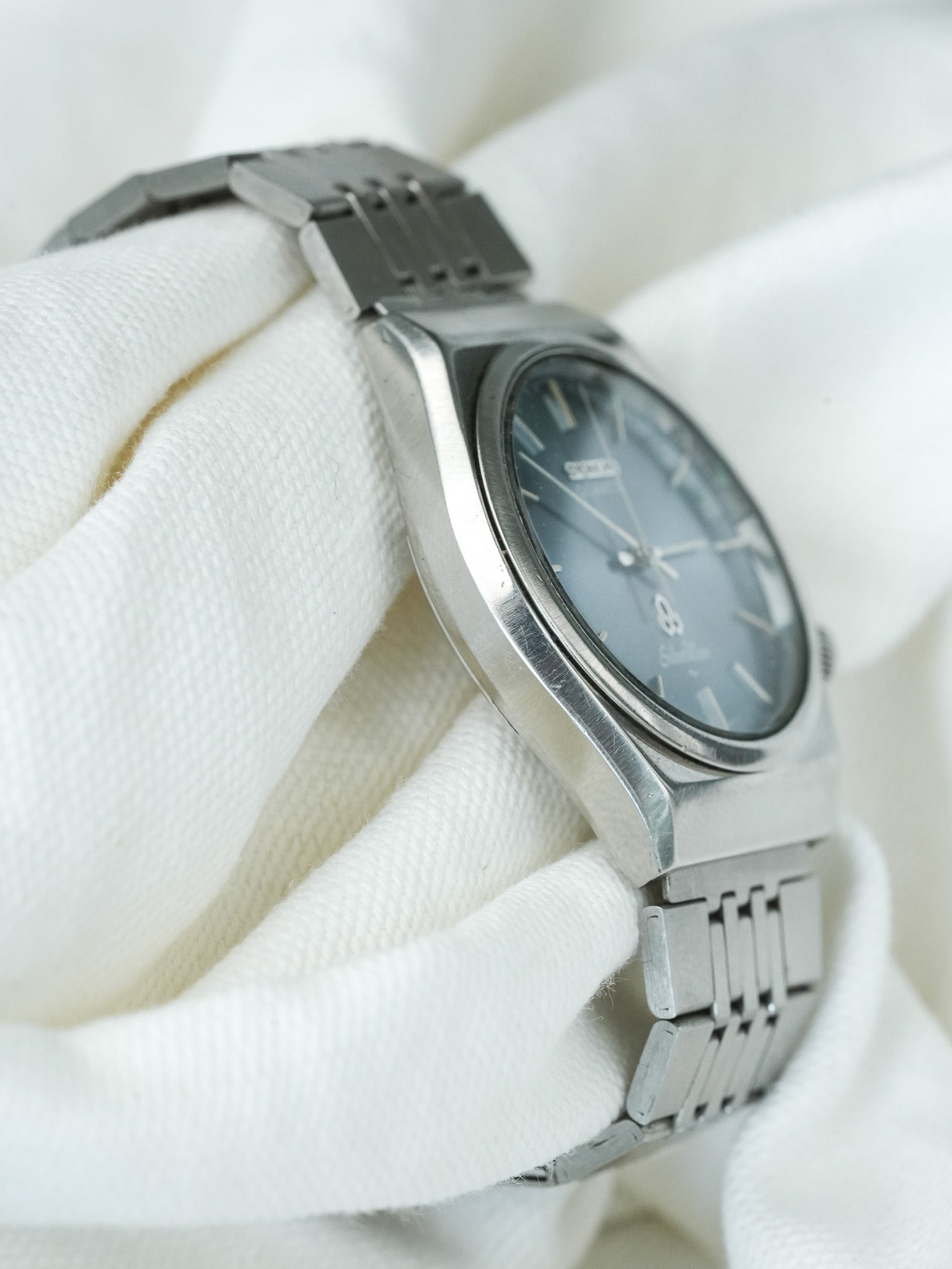 Montre Seiko Silverwave Vintage - Acier Bleu Ensoleillé (1979) - Atelier Victor