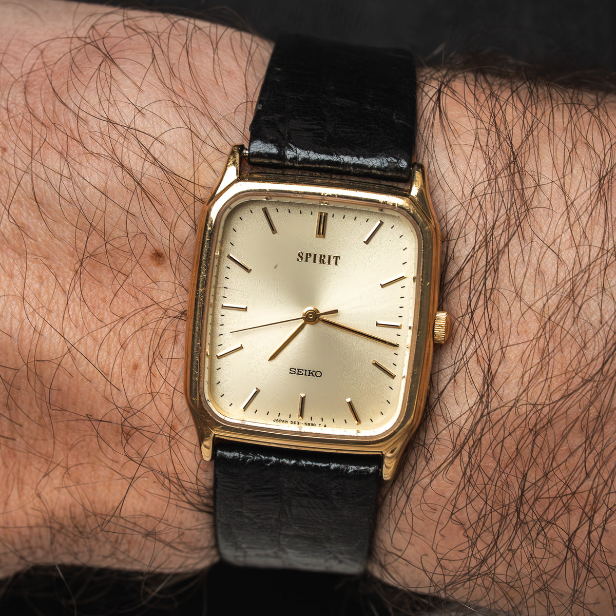 montre-seiko-spirit-tank-5e31- 