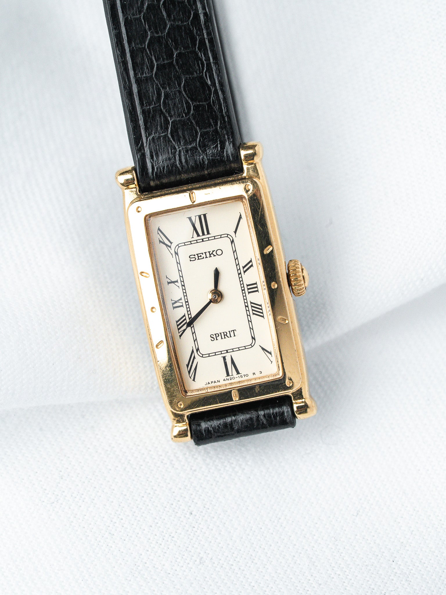 SEIKO SPIRIT メンズ 腕時計 新品電池 タンク ヴィンテージ 359 Seiko Spirit Watch Tank Gold 16mm — White Roman Dial (1995