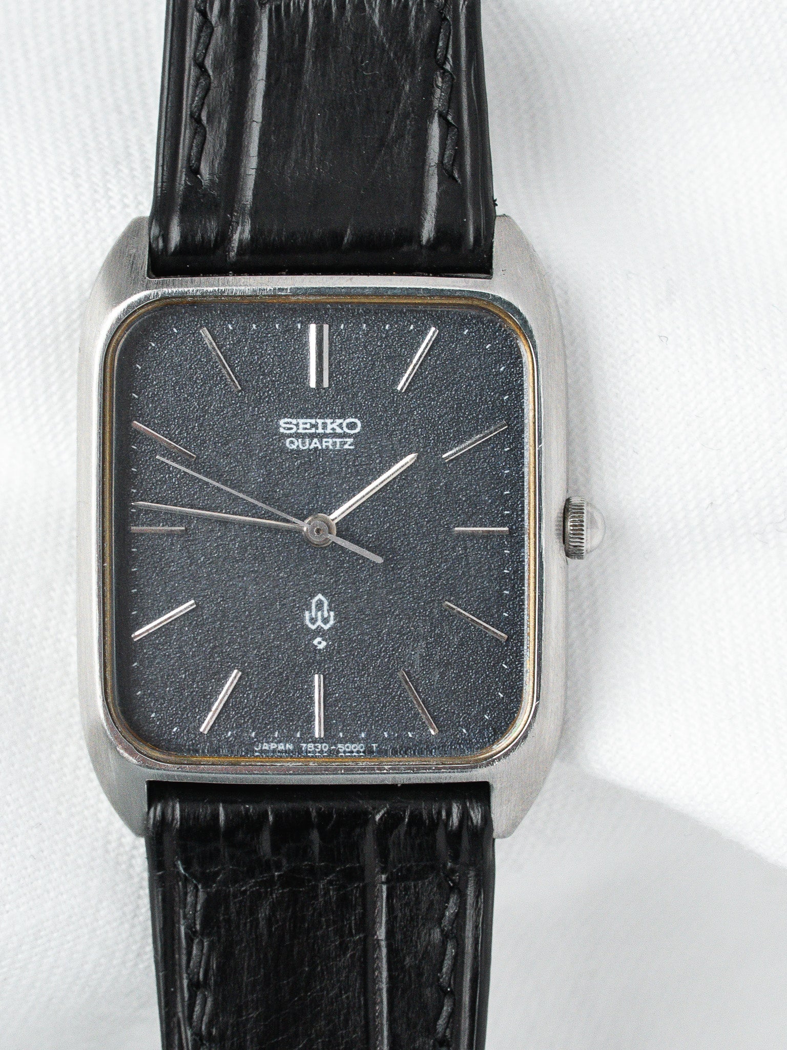 Часы Seiko Tank 7830-5000 — Текстурированный циферблат цвета ночной синевы (1988) 