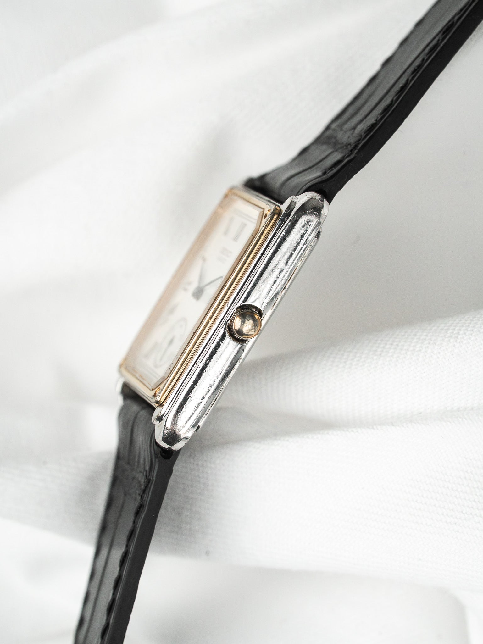 腕表 Seiko Tank 钢——罗马数字表盘与小秒针（1981） 