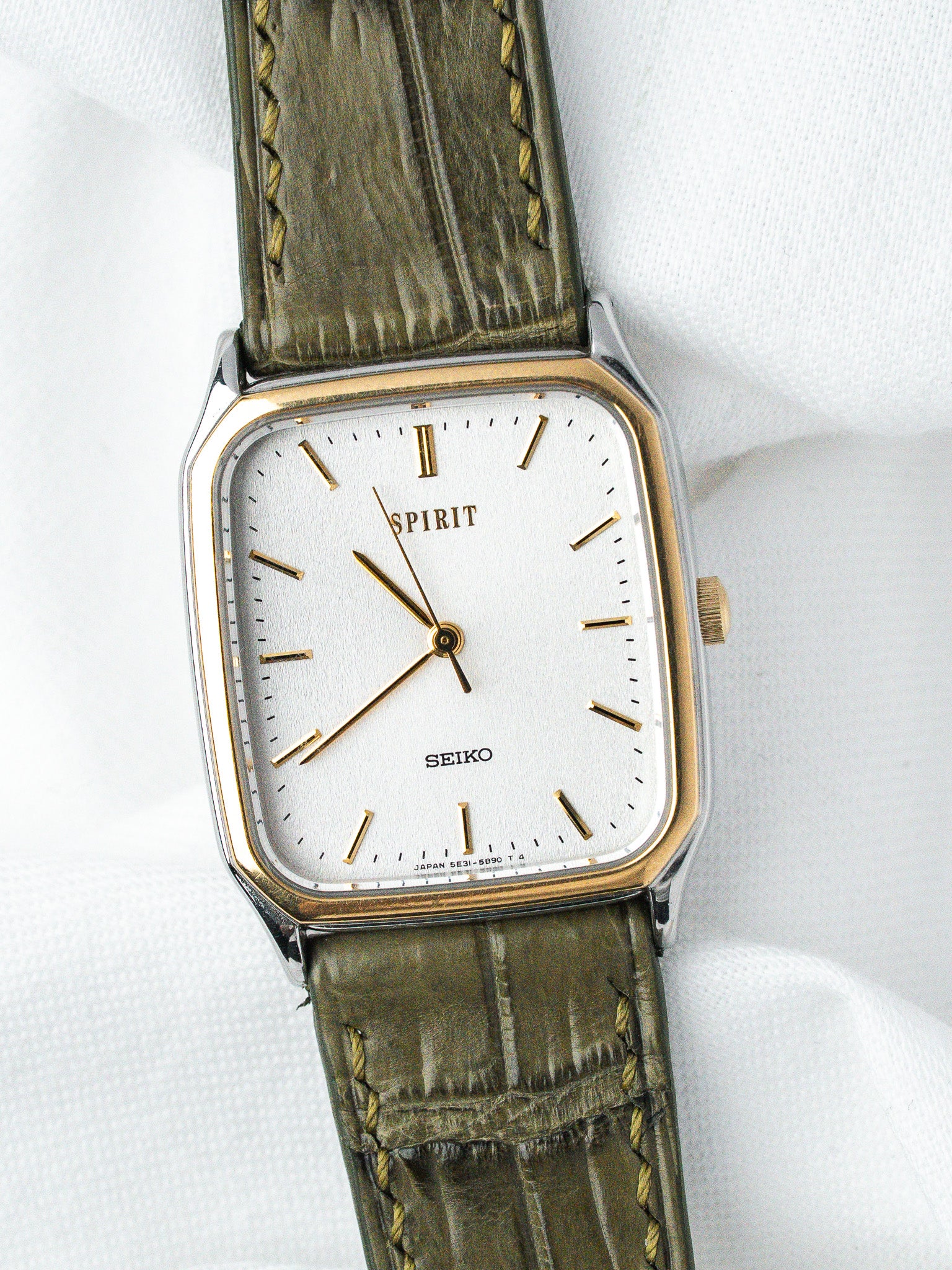 SEIKO セイコー SPIRIT 5E31-5B50 メンズwatch 時計 Seiko Tank Spirit Watch 5E31-5B50 Two-Tone — Sandblasted Dial