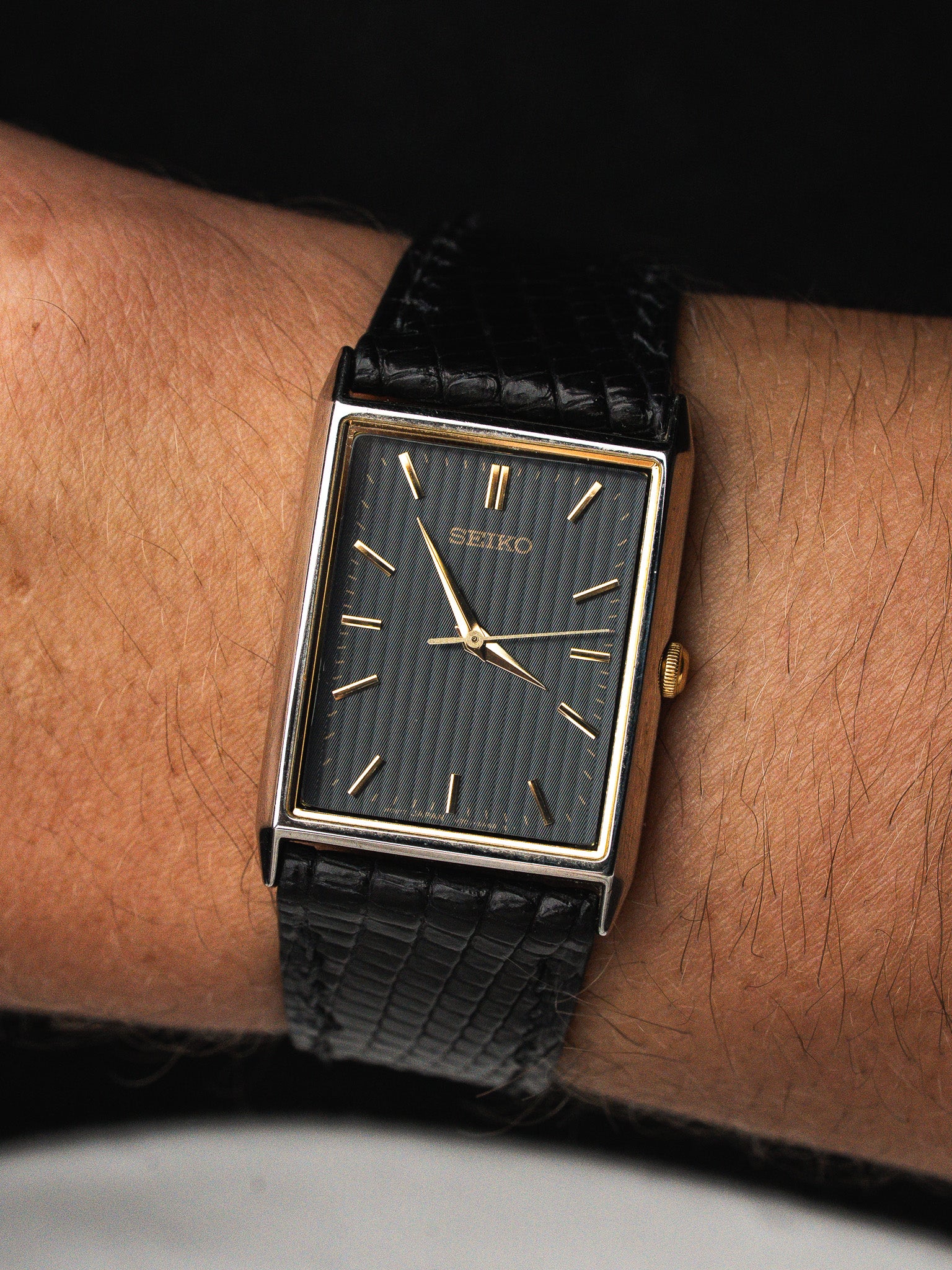Vintage SEIKO V701-5E20 ローマン タンク型 1996年 Vintage Seiko Tank Watch V701-5E20 | Atelier Victor