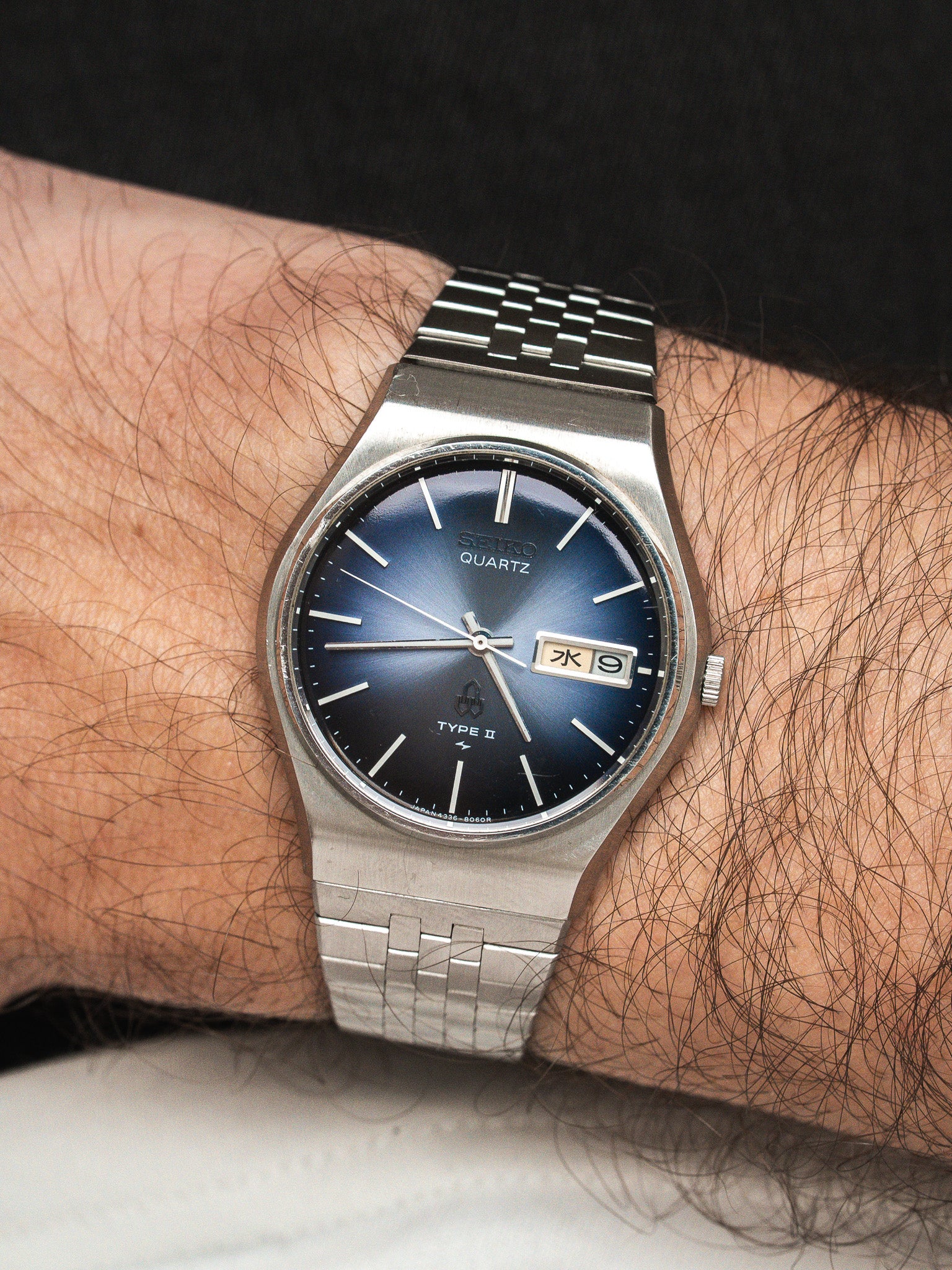 Vintage Seiko Type II Watch — Blue Gradient Dial (1977) 