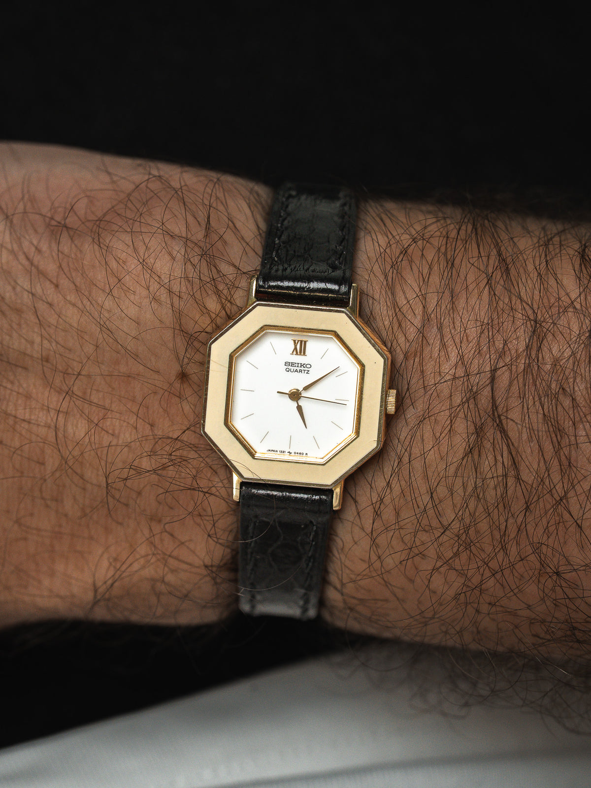 Llevada en la muñeca - Vintage Seiko 1221-5300 Watch - Atelier Victor