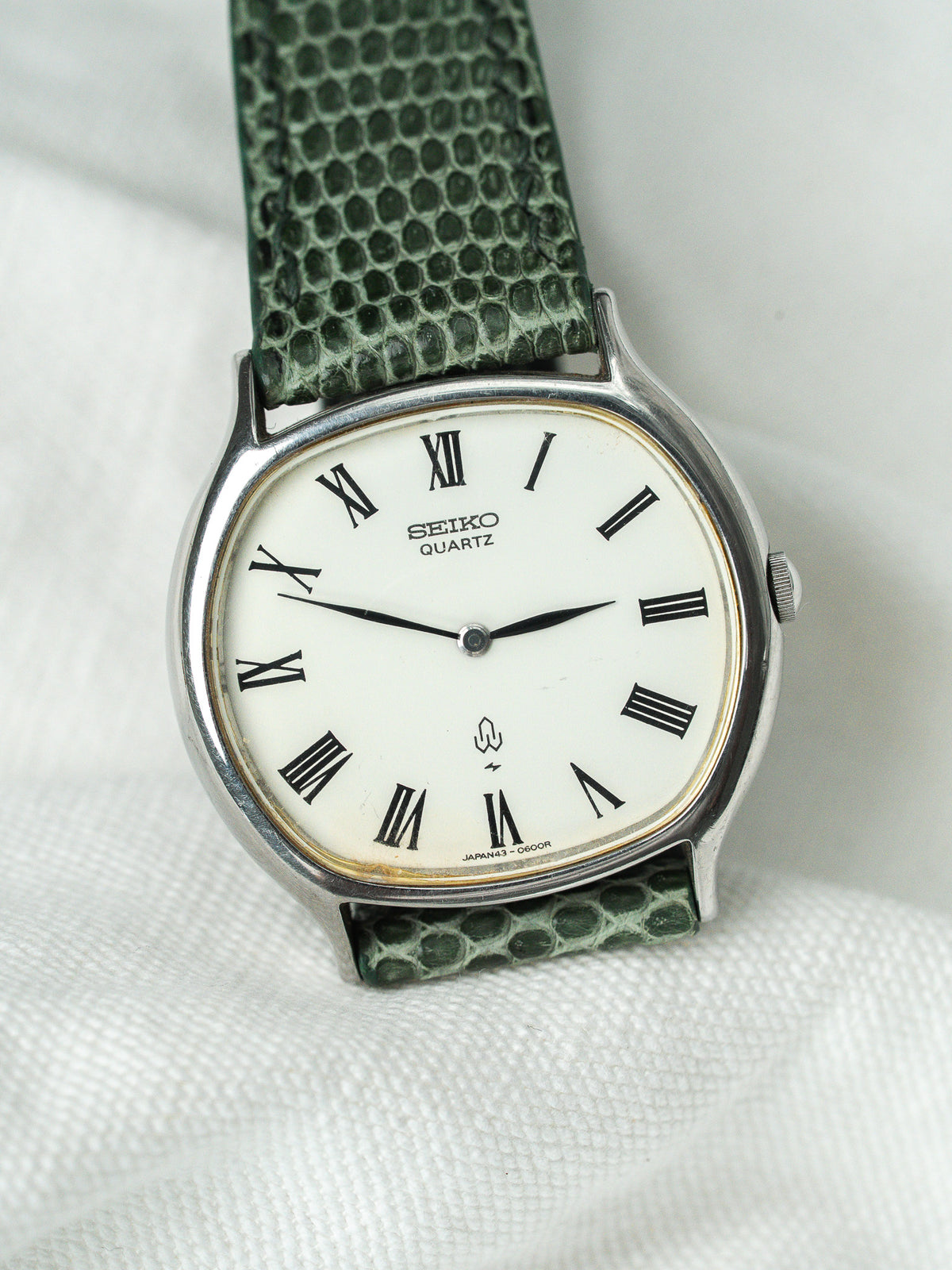 Nahe Frontalansicht – Vintage Watch Seiko 43-7110 - Atelier Victor