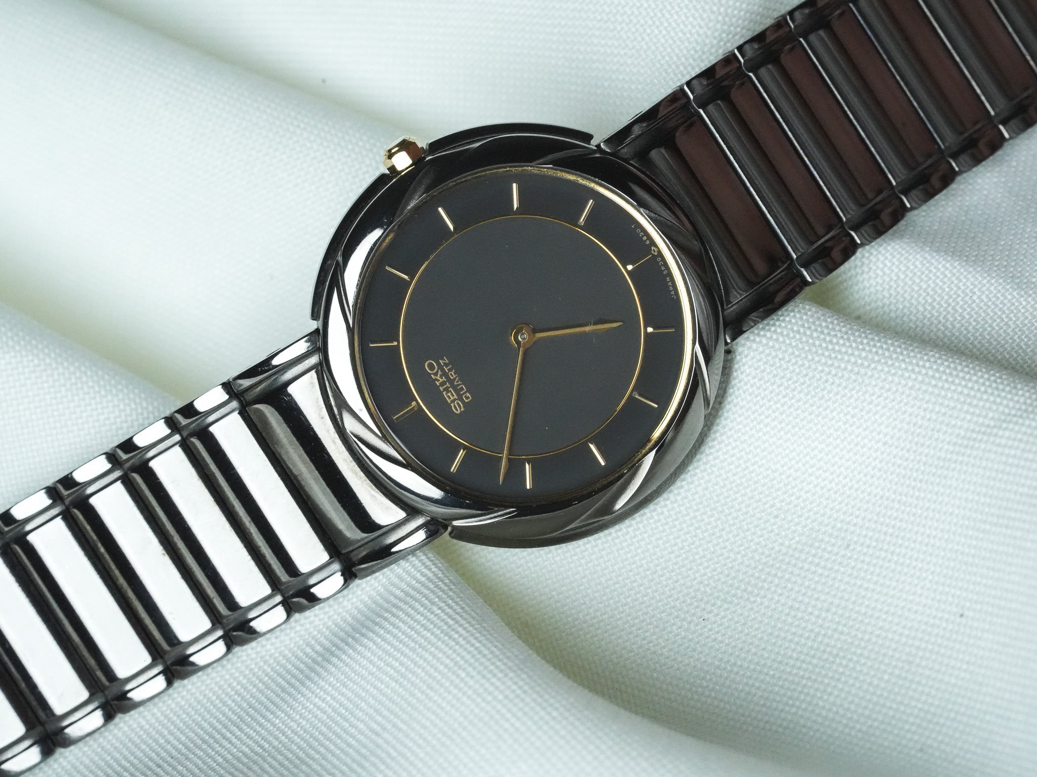 Montre Seiko Vintage - Anthracite Brillant Torsadé Large (1995) - Atelier Victor