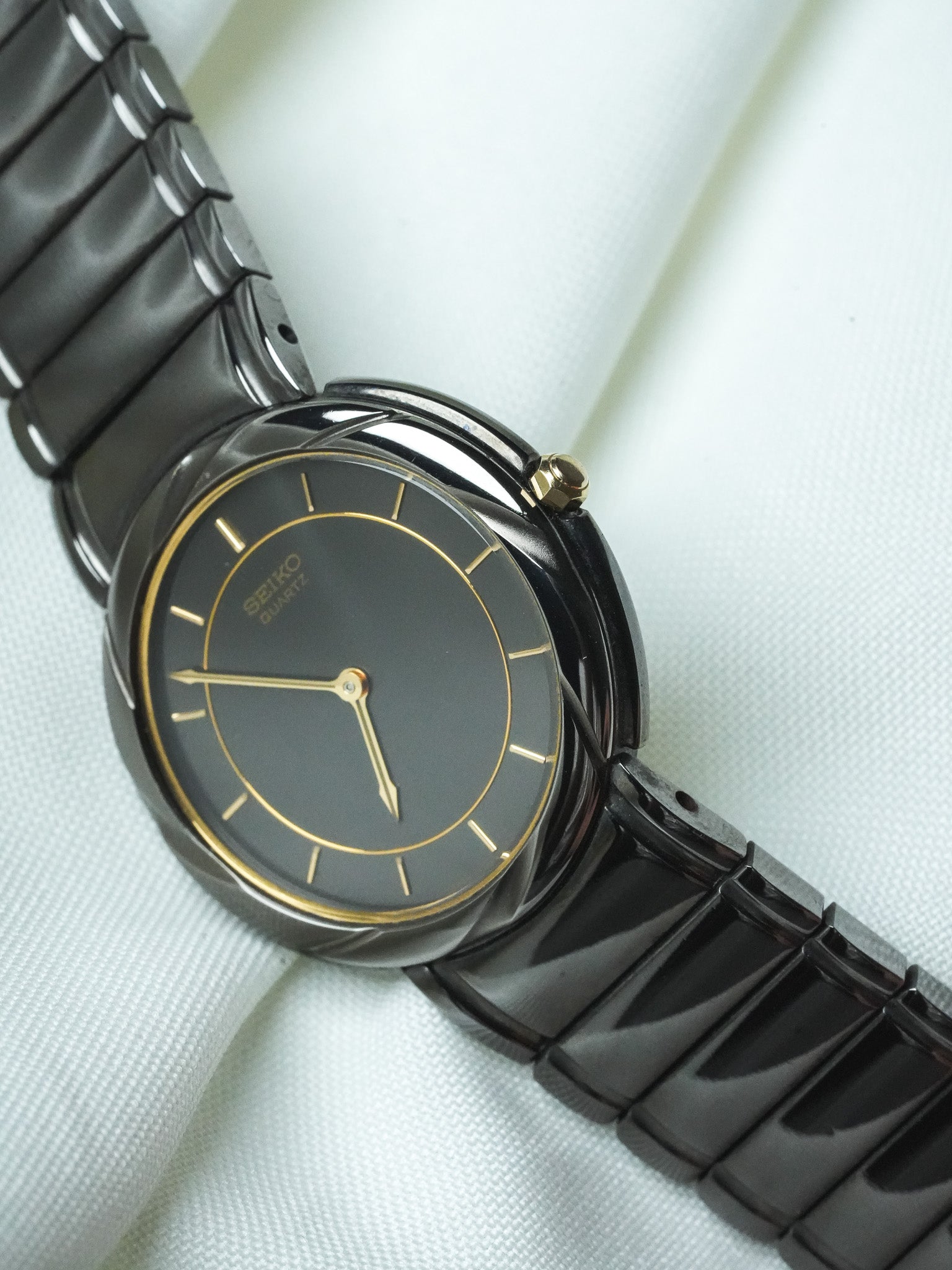 Montre Seiko Vintage - Anthracite Brillant Torsadé Large (1995) - Atelier Victor