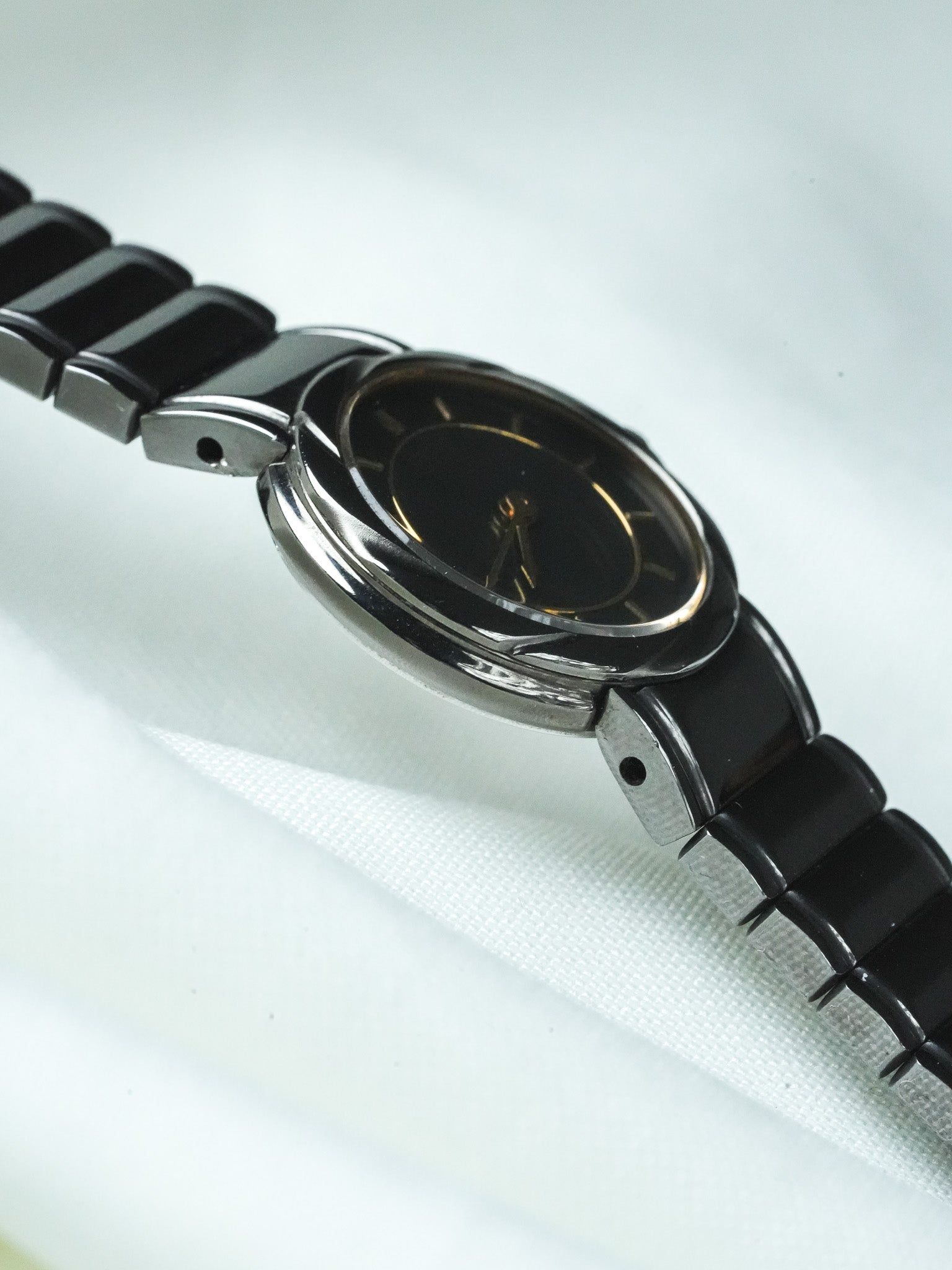 Montre Seiko Vintage - Anthracite Brillant Torsadé Mini (1996) - Atelier Victor