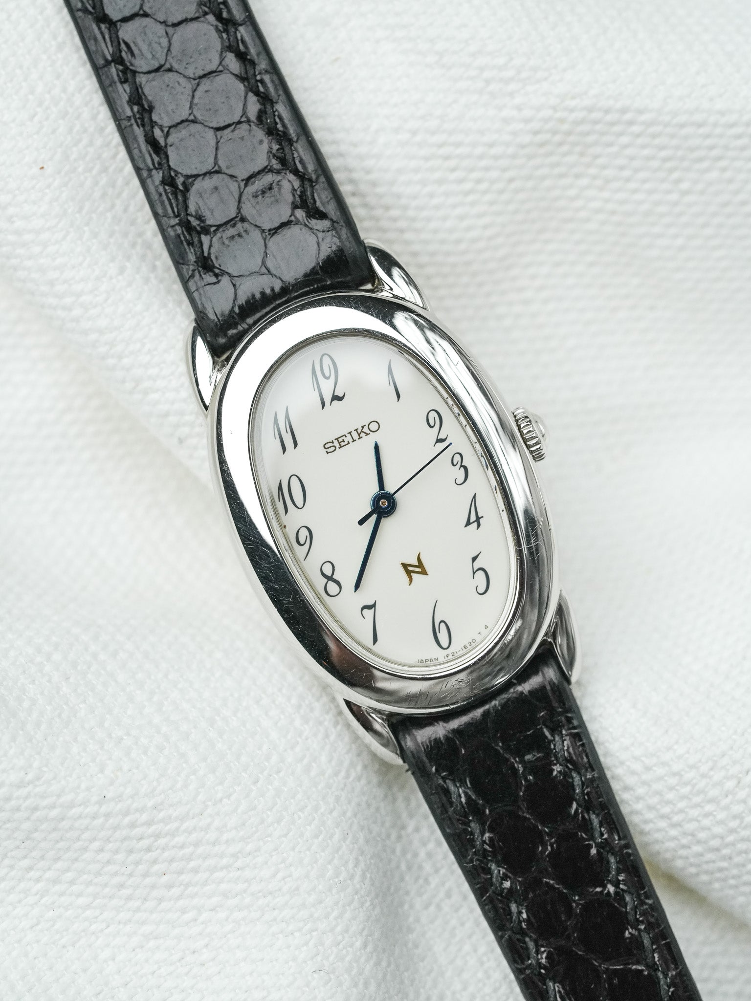 Montre Seiko Vintage - Baignoire Acier Cuir Noir 1F21-5B70 (2004) - Atelier Victor