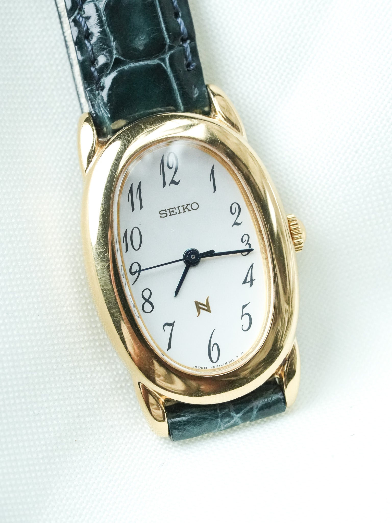 Montre Seiko Vintage - Baignoire Or 1F21-5B70 (2005) - Atelier Victor