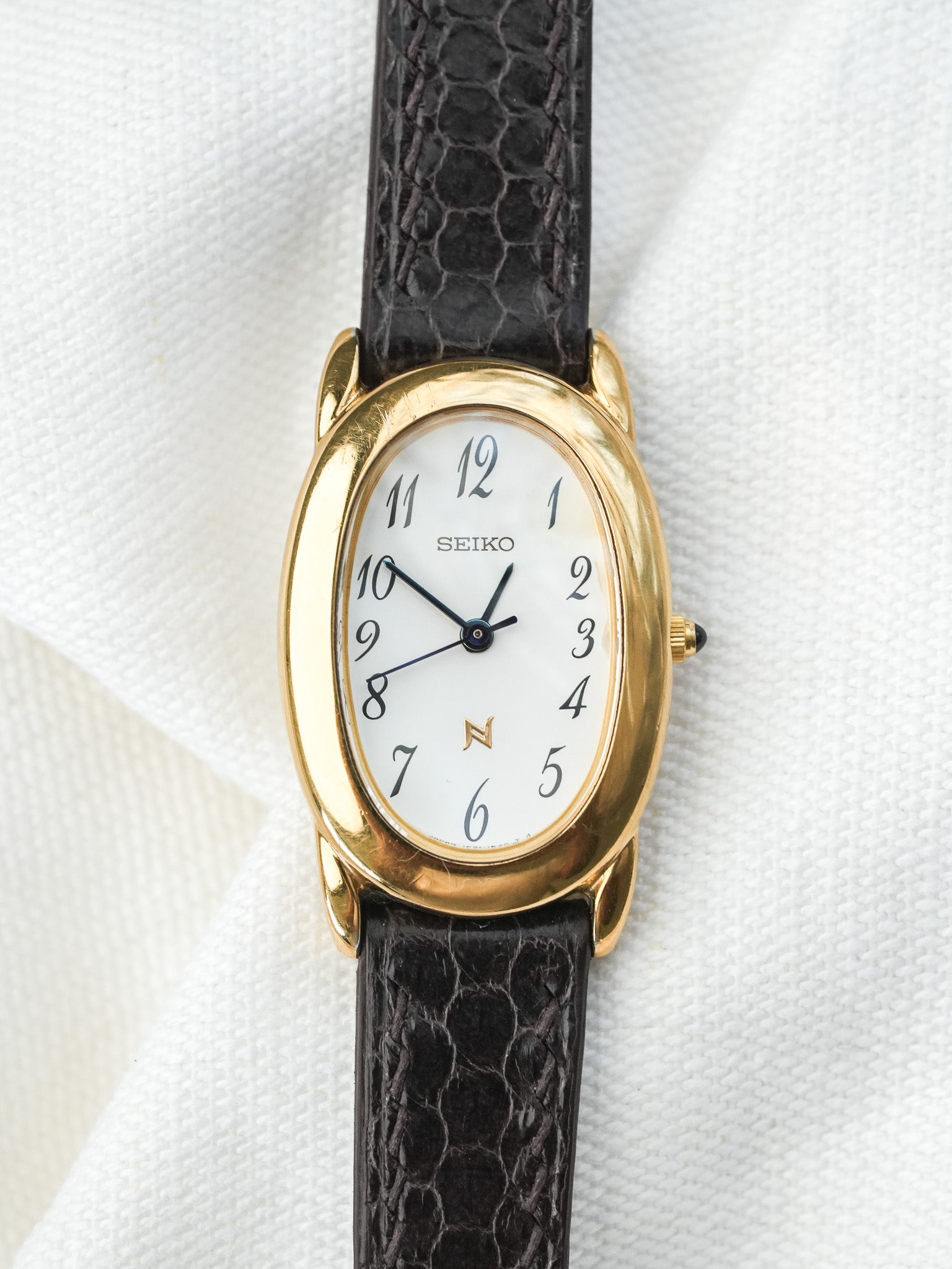 Montre Seiko Vintage - Baignoire Or Cuir Marron 1F21-5B70 (2005) - Atelier Victor