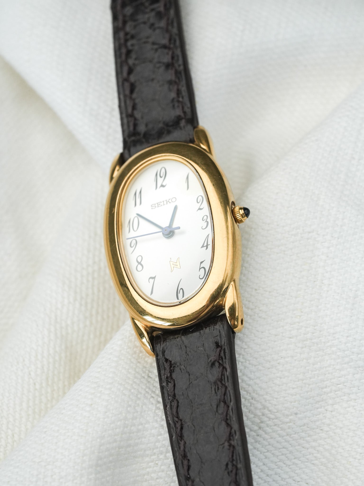 Montre Seiko Vintage - Baignoire Or Cuir Marron 1F21-5B70 (2005) - Atelier Victor