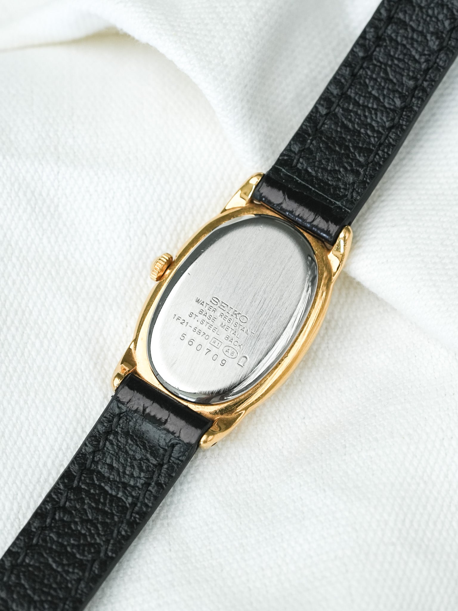 Montre Seiko Vintage - Baignoire Or Cuir Noir 1F21-5B70 (2005) - Atelier Victor