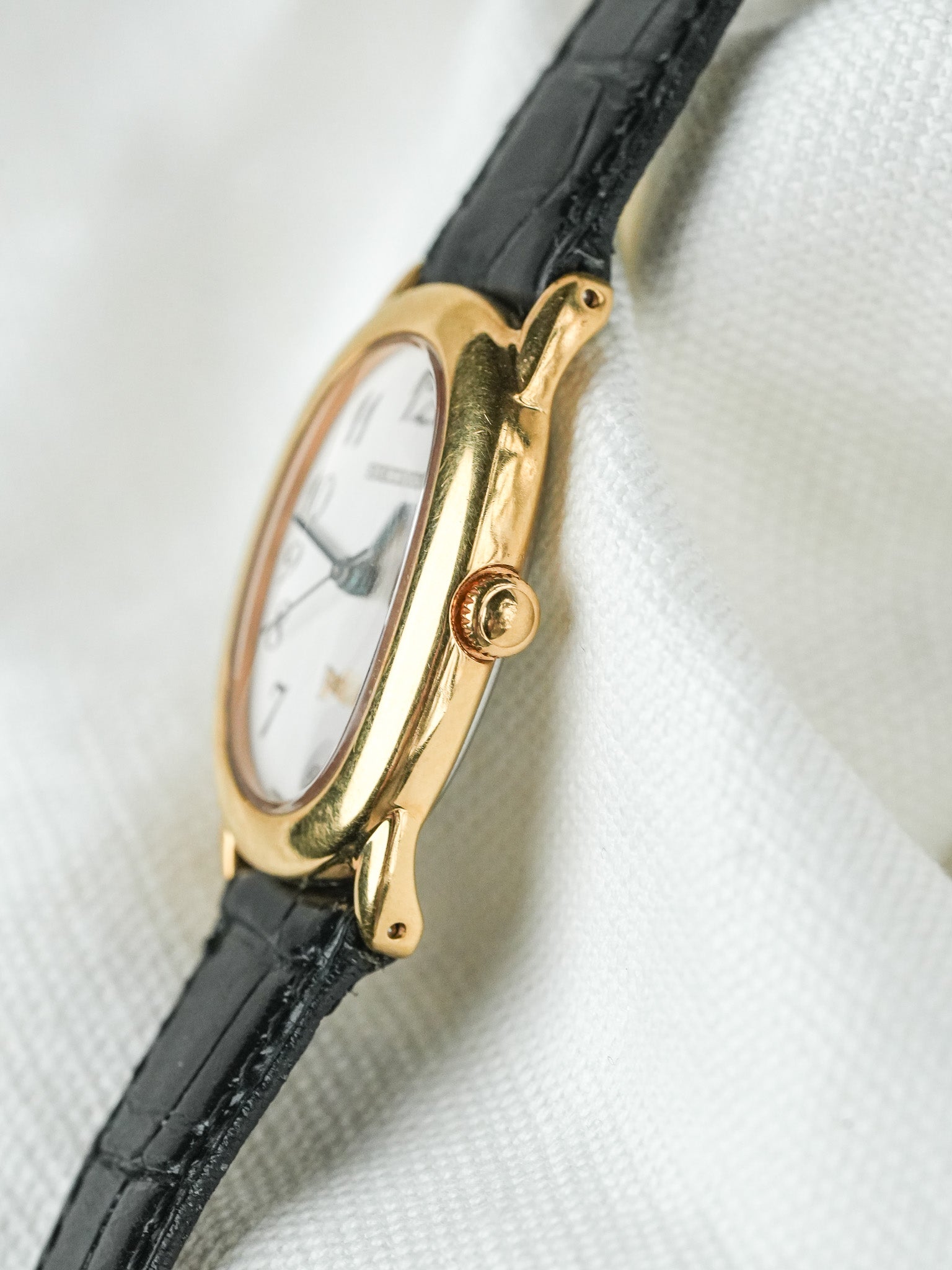 Montre Seiko Vintage - Baignoire Or Cuir Noir 1F21-5B70 (2006) - Atelier Victor