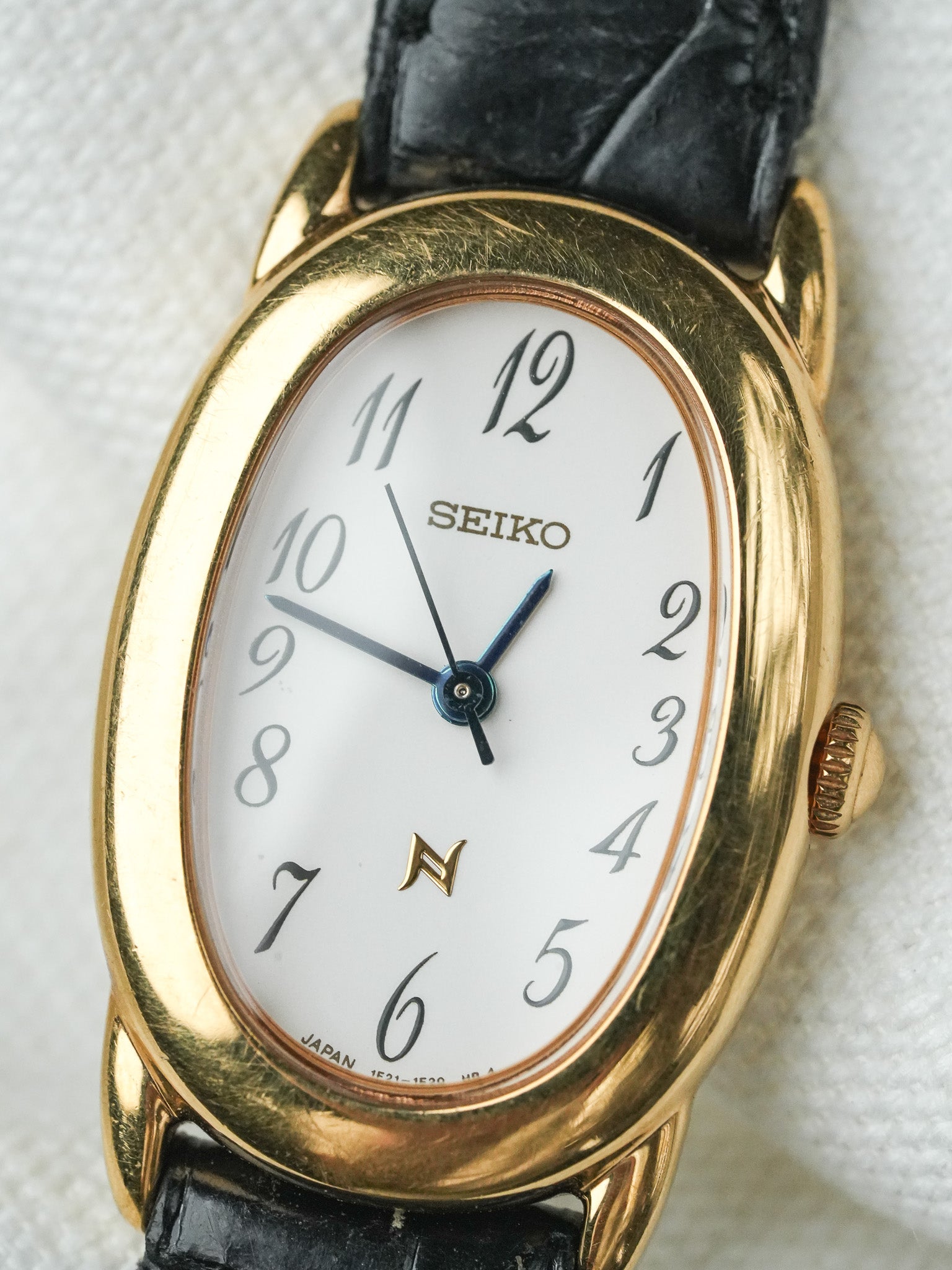 Seiko Baignoire 1F21-5B70 Gold-Plated Watch for Sale | Vintage 2006