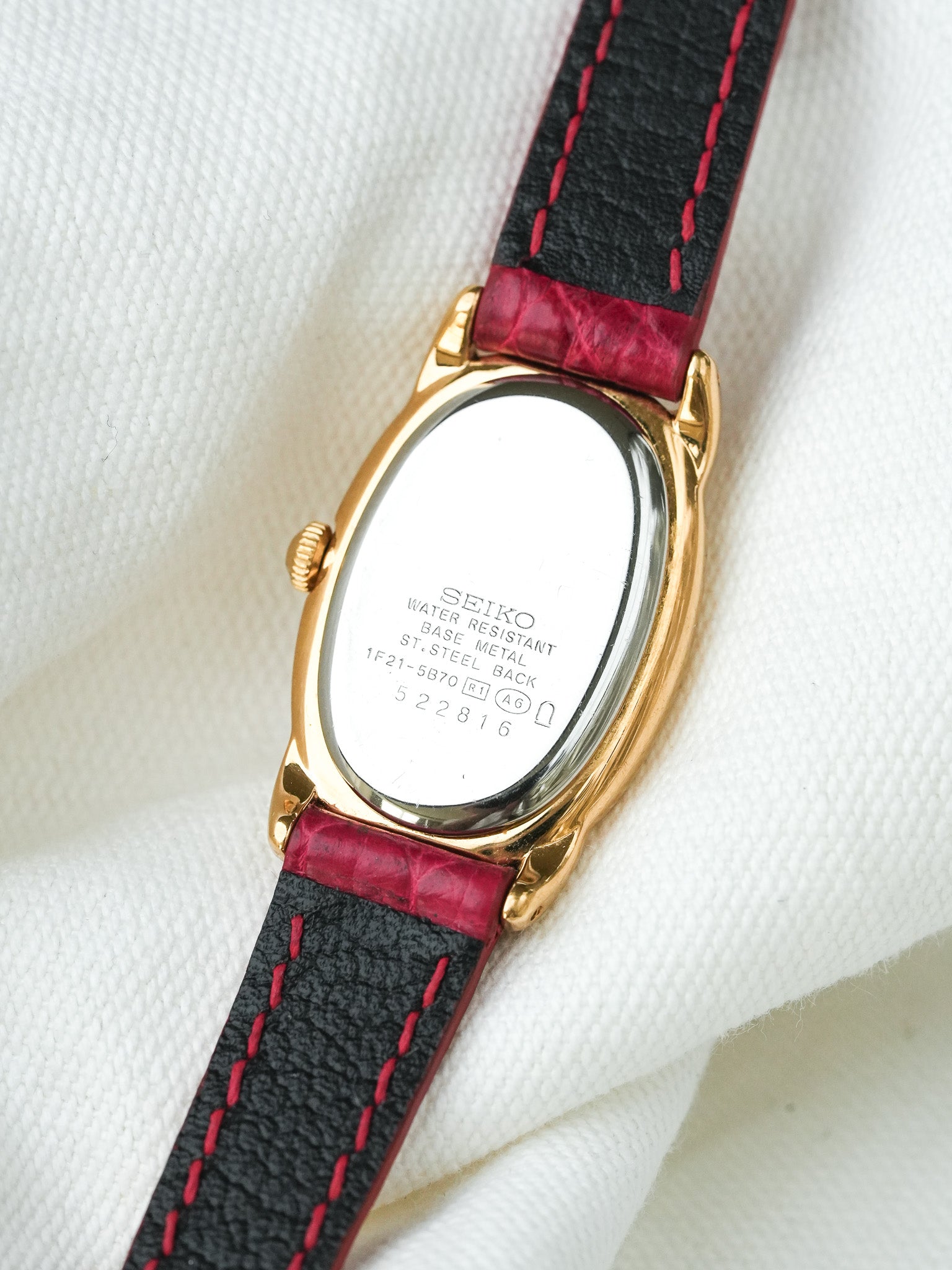 Montre Seiko Vintage - Baignoire Or Cuir Rouge 1F21-5B70 (2005) - Atelier Victor
