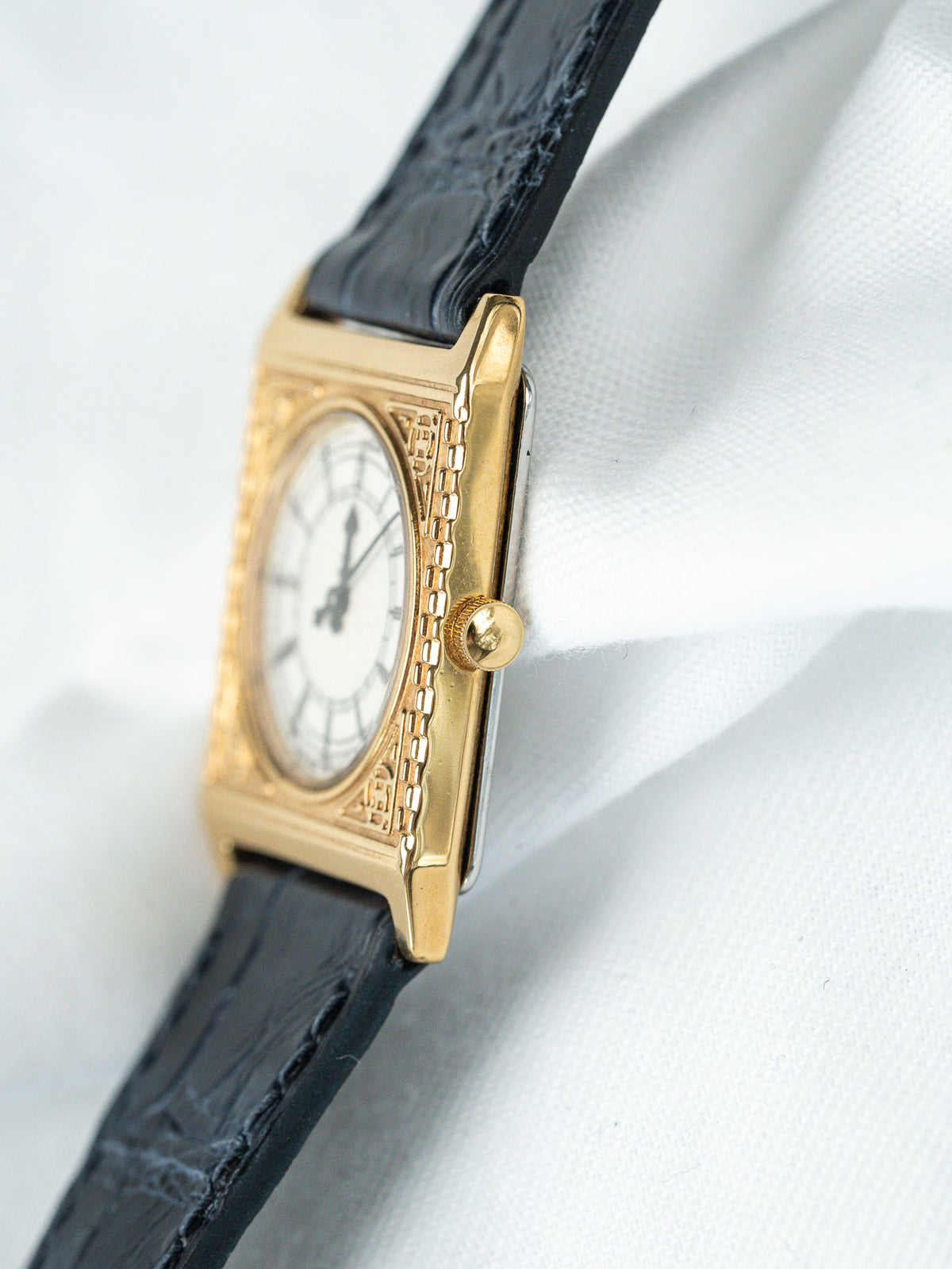 منظر جانبي من جهة التاج - ساعة Seiko Big Ben 5P30-6150 - Atelier Victor