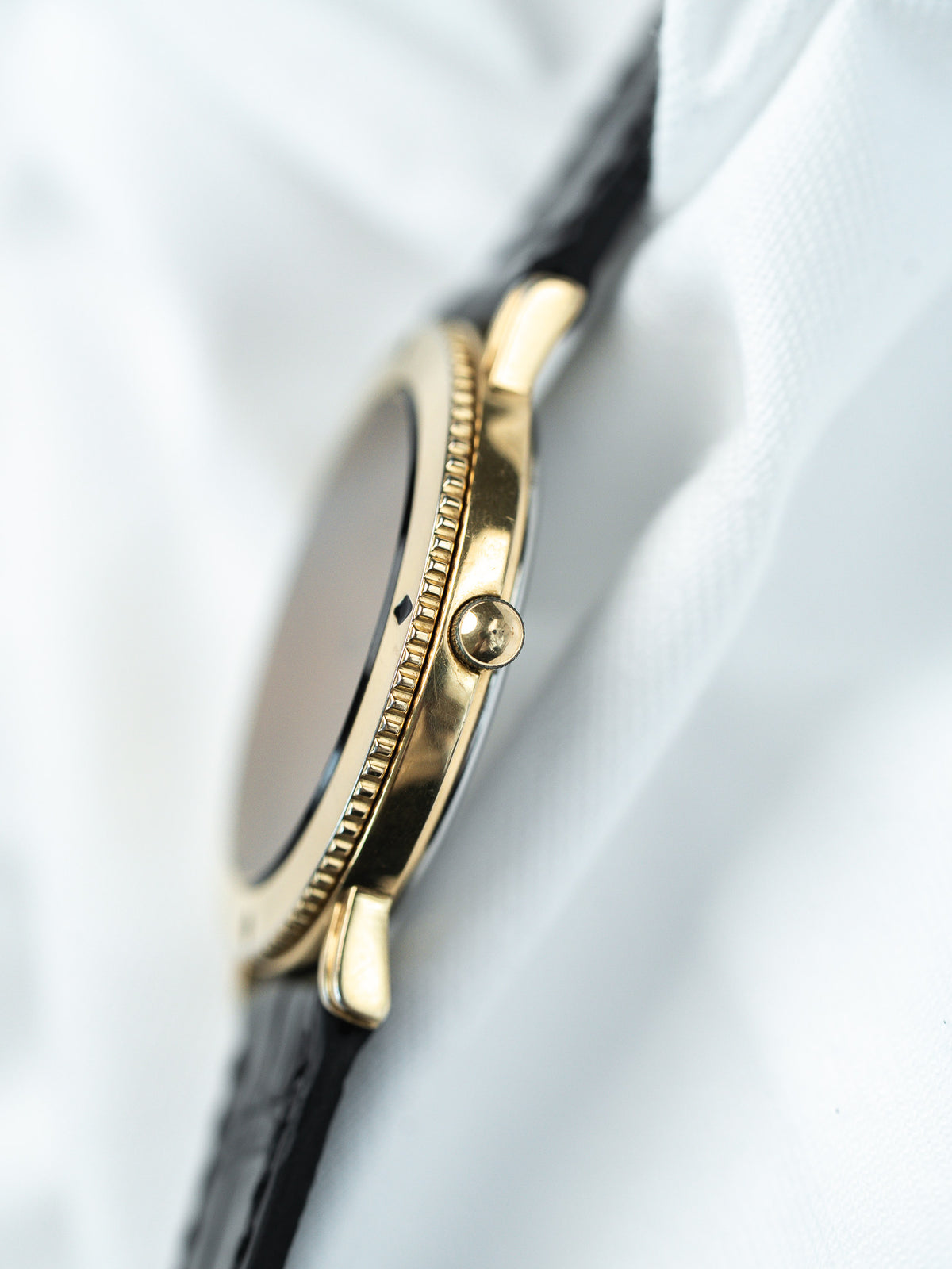 Profile and fluted bezel - Vintage Blackdiamond 5P30-7030 Watch - Atelier Victor
