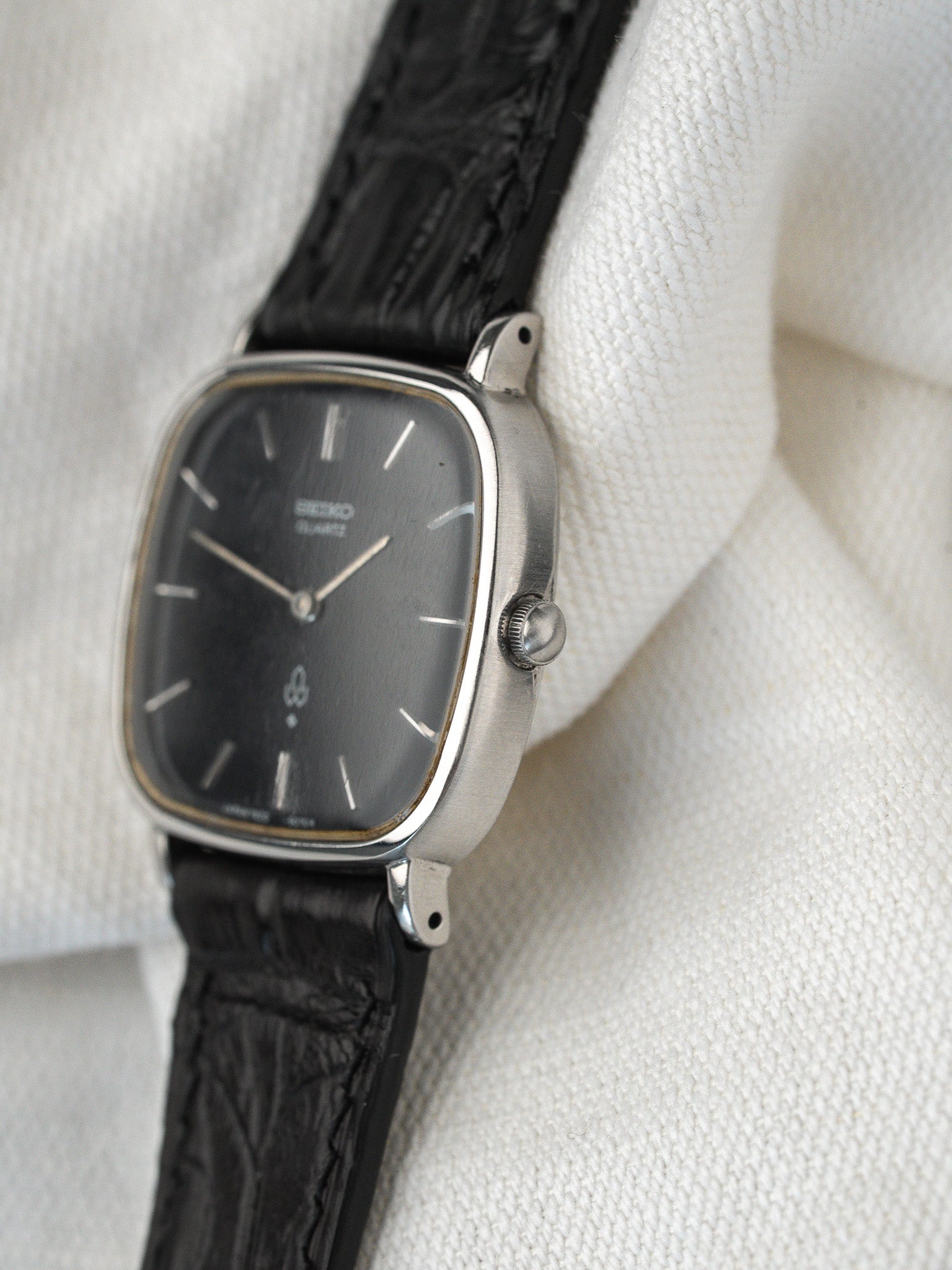 Montre Seiko Vintage - Coussin Acier Noir (1987) - Atelier Victor