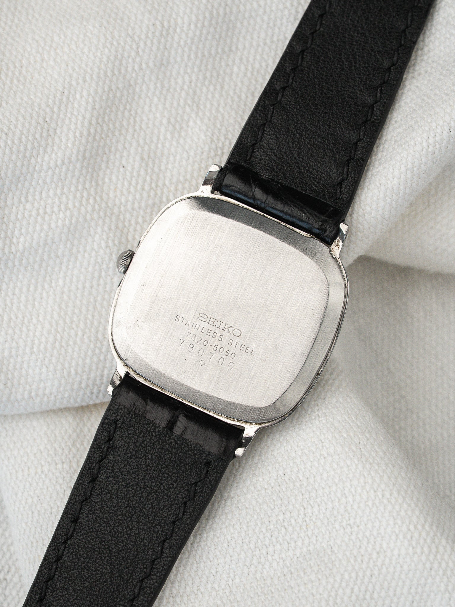 Montre Seiko Vintage - Coussin Acier Noir (1987) - Atelier Victor