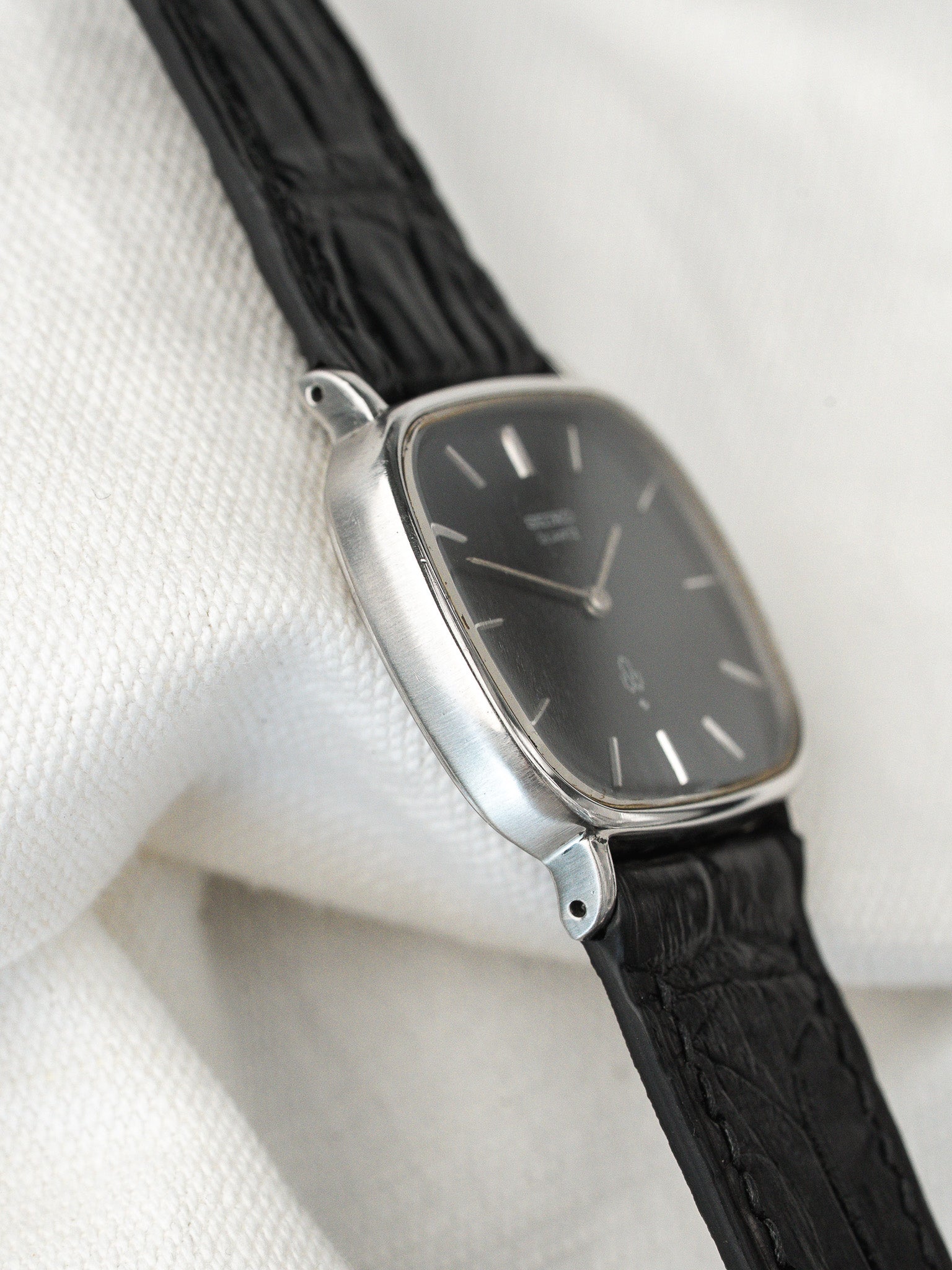 Montre Seiko Vintage - Coussin Acier Noir (1987) - Atelier Victor