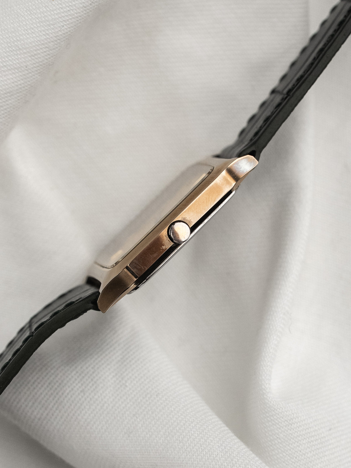 金色表冠侧面图 - 复古 Dolce 5931-5960 Watch Seiko - Atelier Victor
