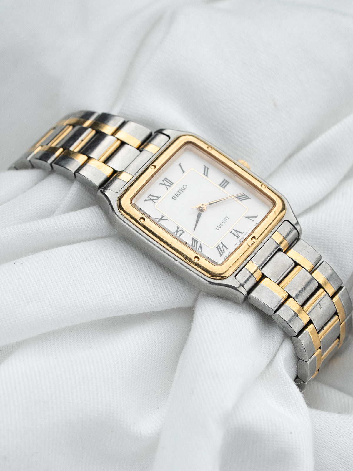 四分之三视图 - Seiko Lucent 7N01-5190 复古 Watch - Atelier Victor