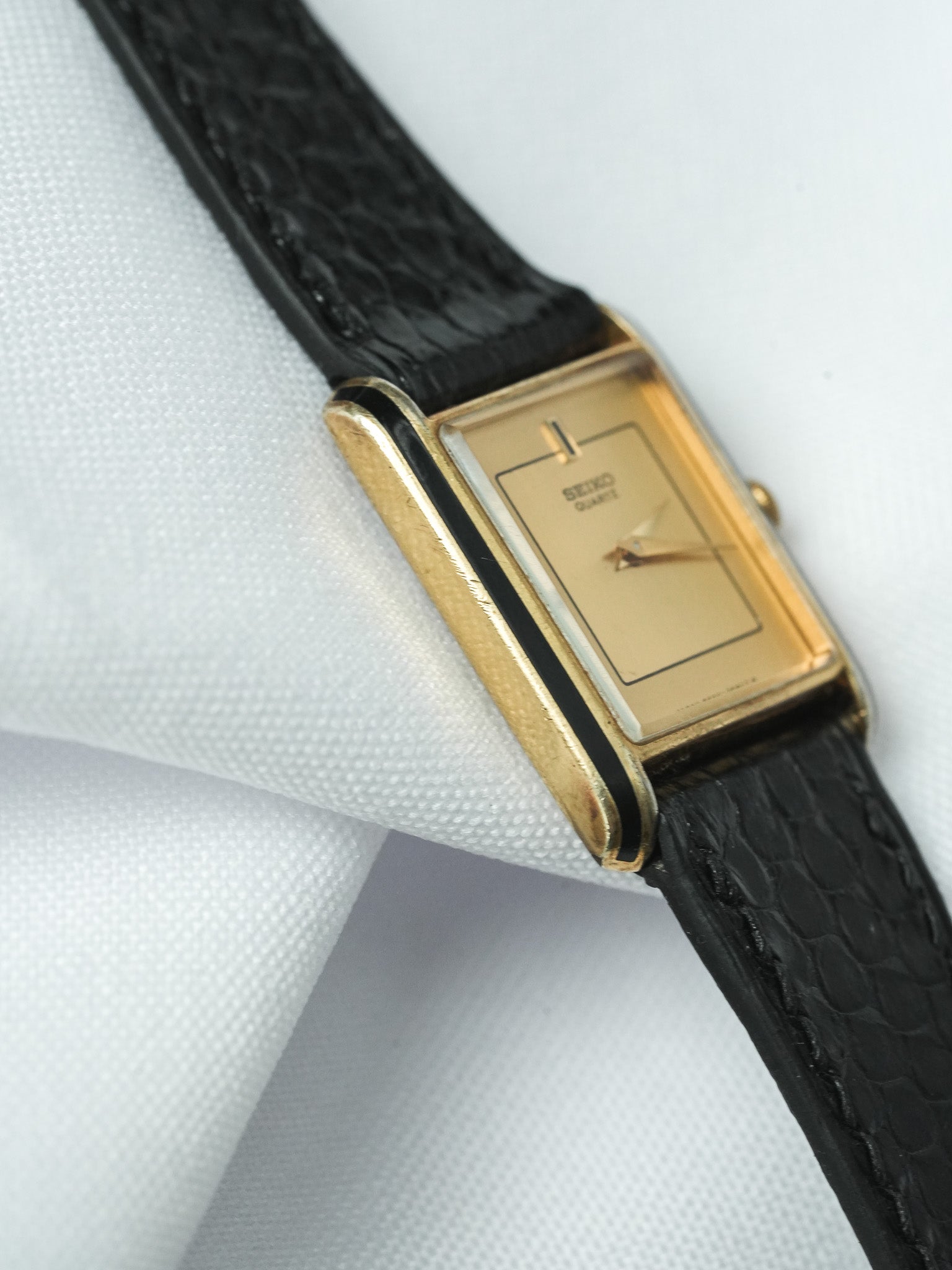 Винтажные часы Seiko — Mini Tank из чёрного золота (1994) 