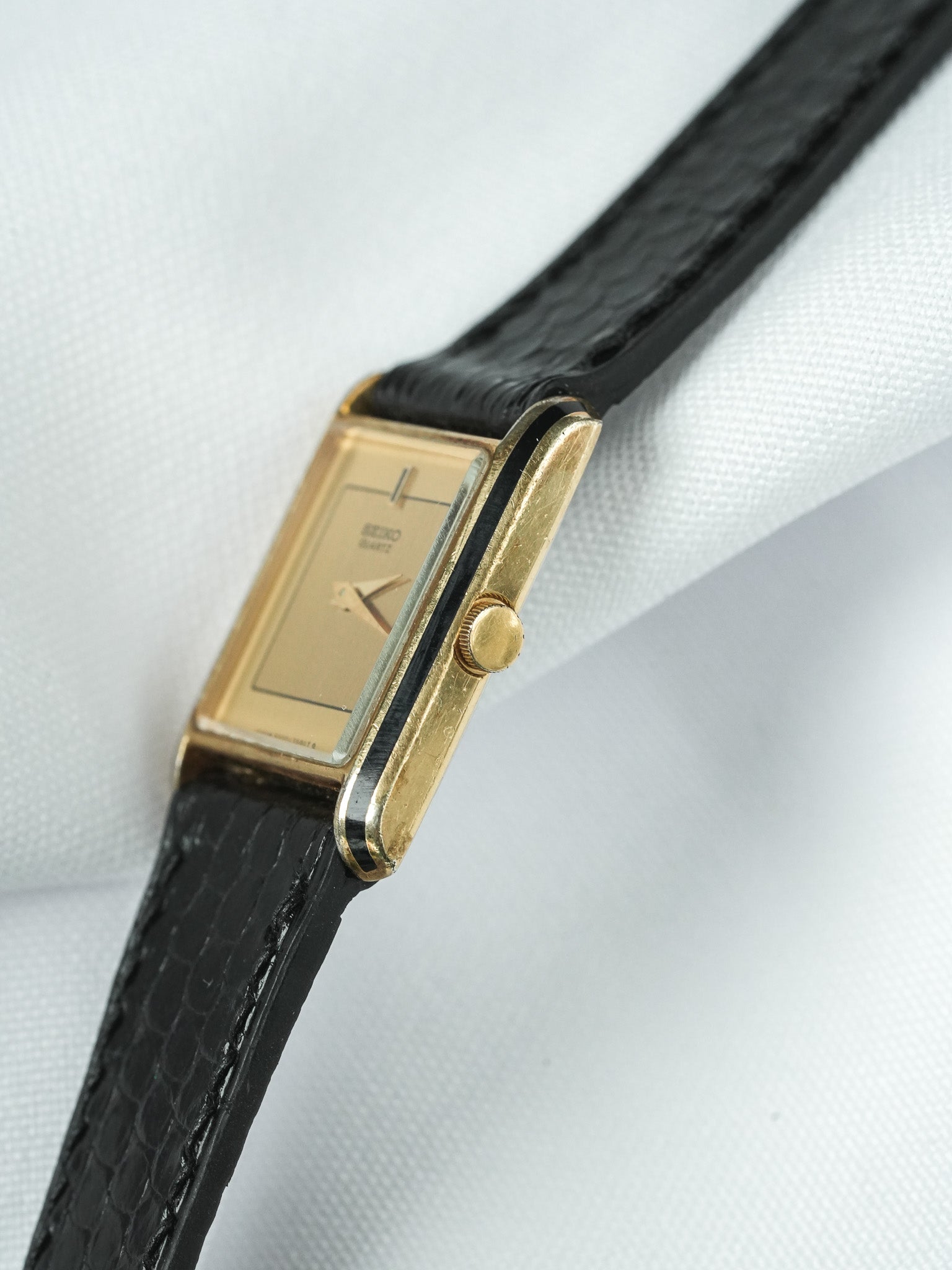 Винтажные часы Seiko — Mini Tank из чёрного золота (1994) 