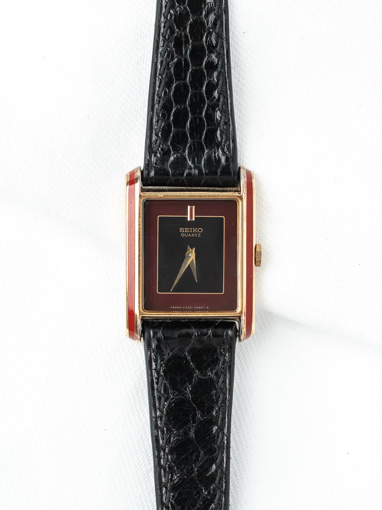 Vintage Seiko Gold-Plated Watch — Red Lacquer & Black Dial (1982) 