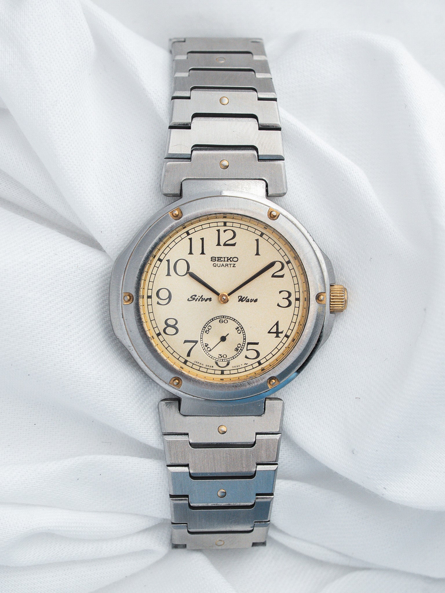 Seiko Silver Wave vintage quartz watch with cream dial and steel bracelet