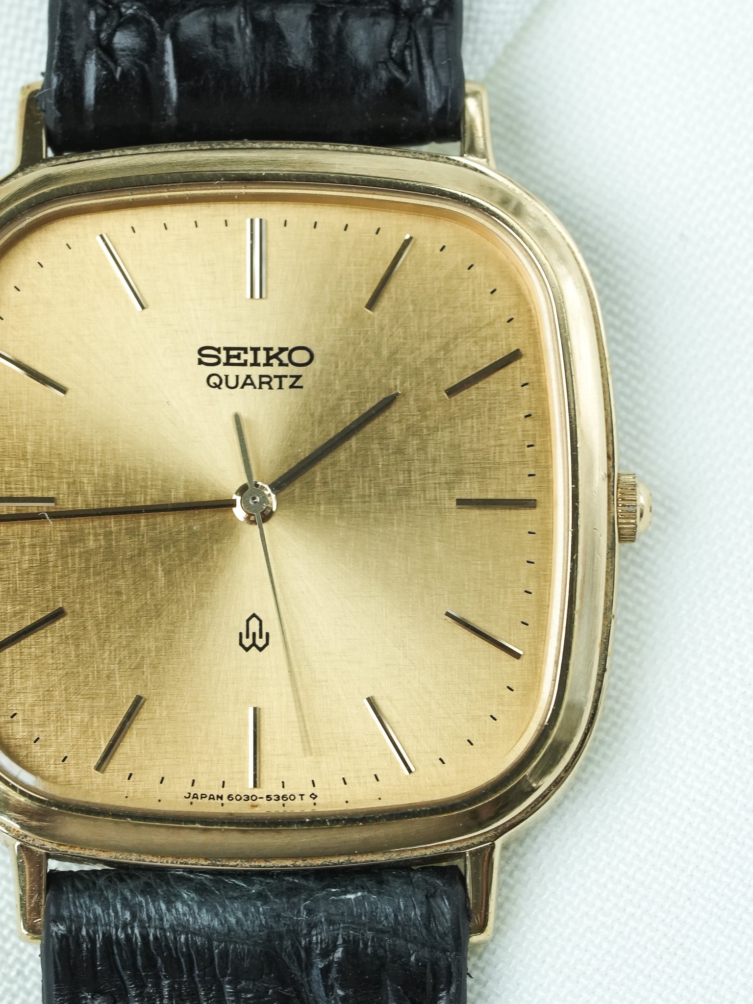 Montre Seiko Vintage - Tank TV XL plaqué Or (1990) - Atelier Victor