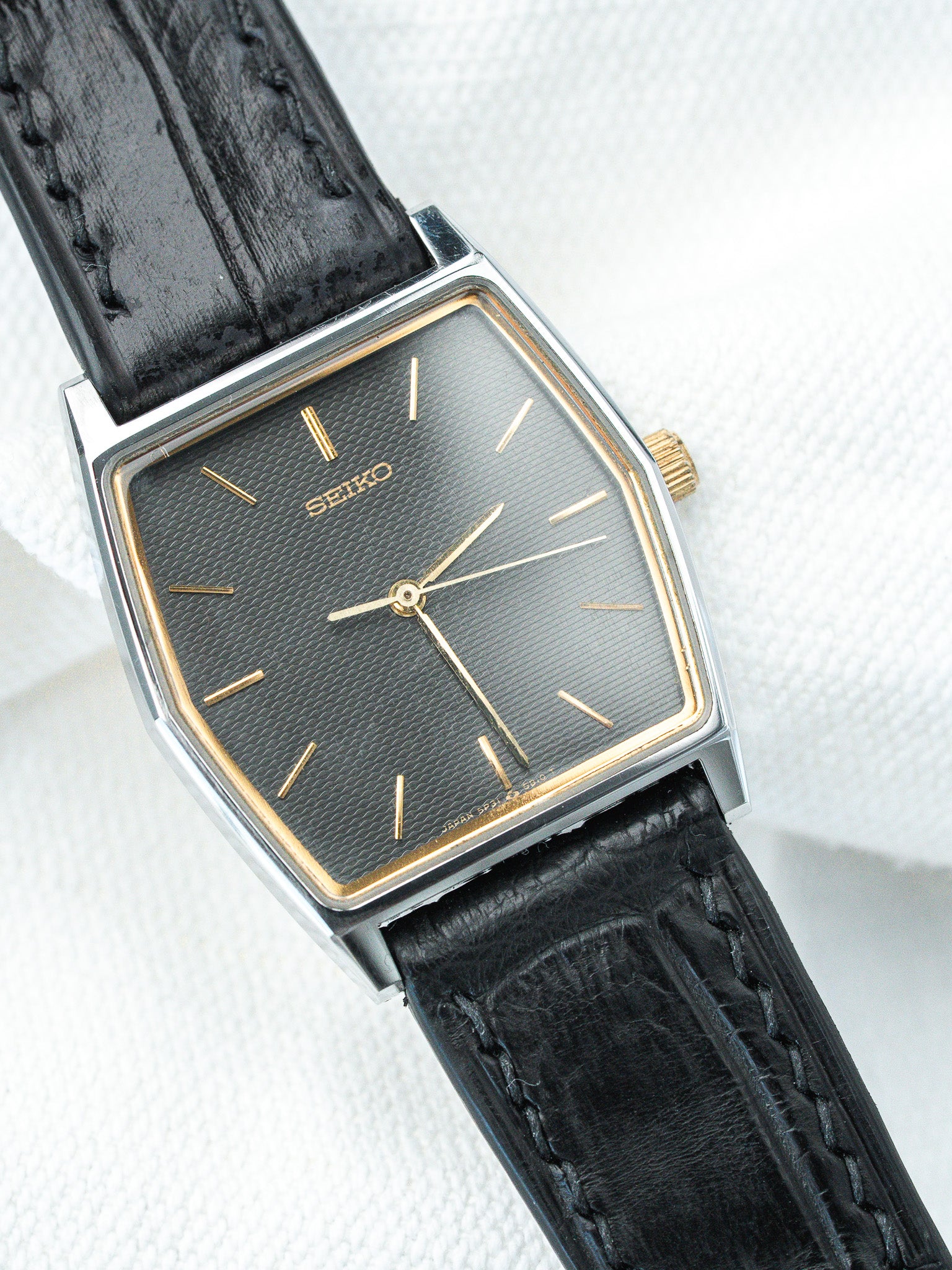 Vintage Seiko Tonneau Guilloché 5P31-5A9A Pre-Owned | Vintage 1996
