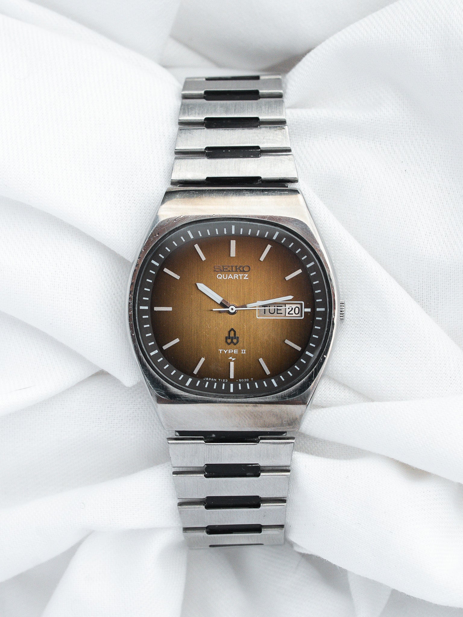 Seiko Quartz Type II vintage watch with brown dial and steel bracelet