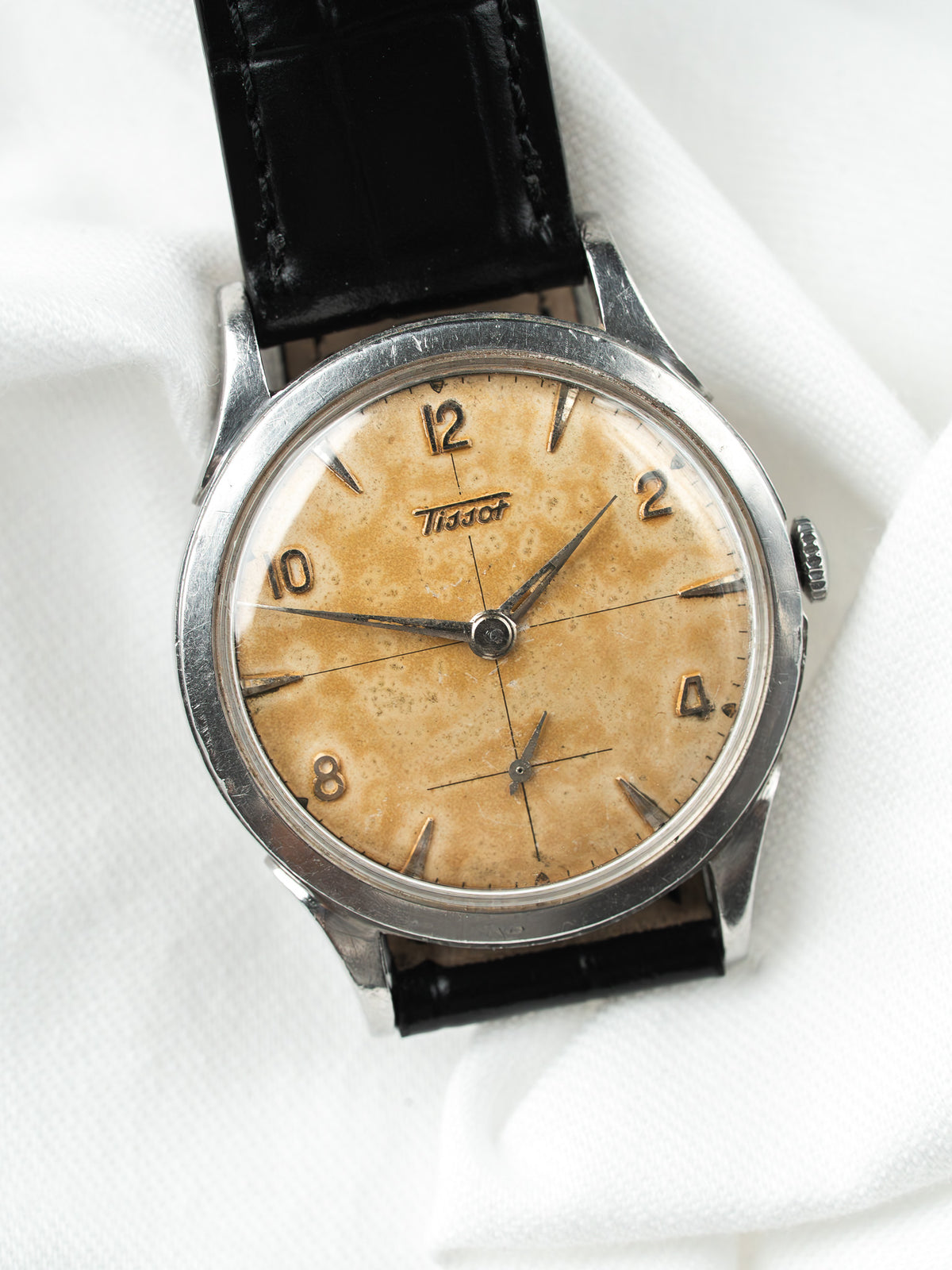 Montre complète sur son bracelet - Montre Tissot Petite Seconde Acier 1956 - Atelier Victor