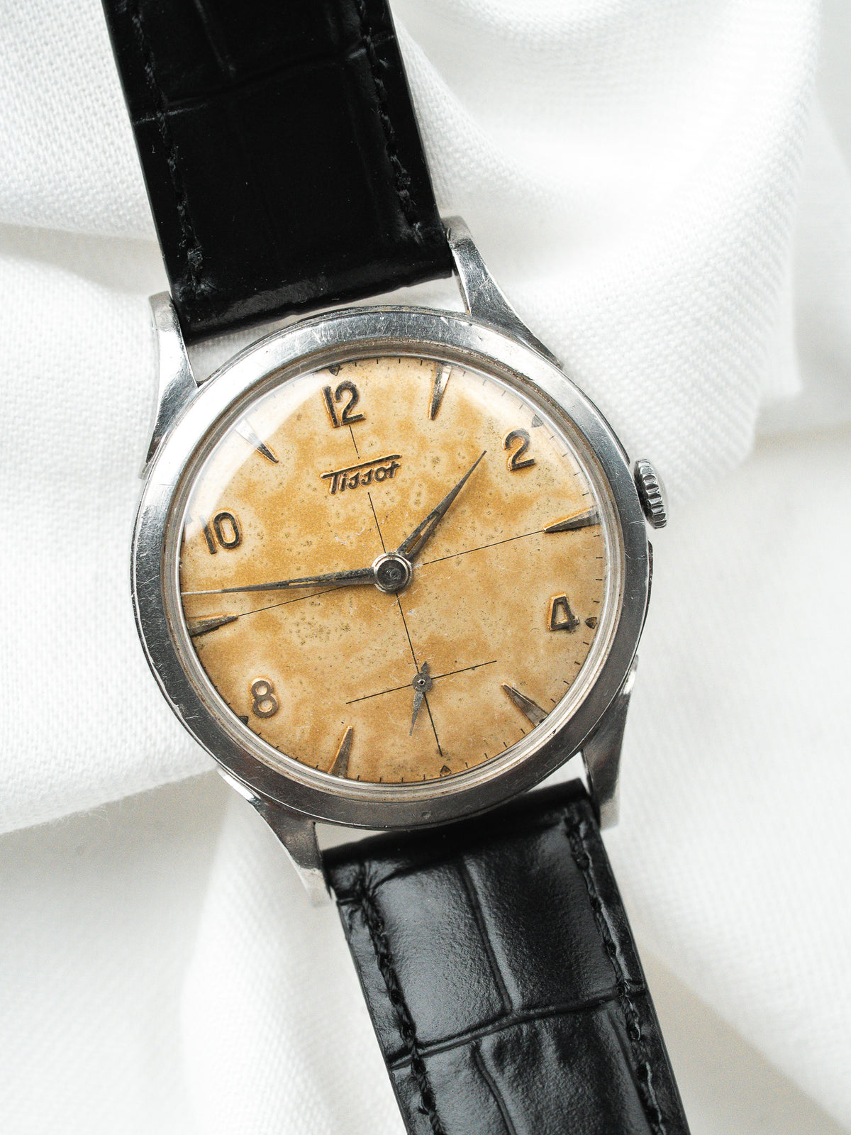 Index dards facettés et aiguilles dauphine - Montre Tissot Petite Seconde Acier 1956 - Atelier Victor
