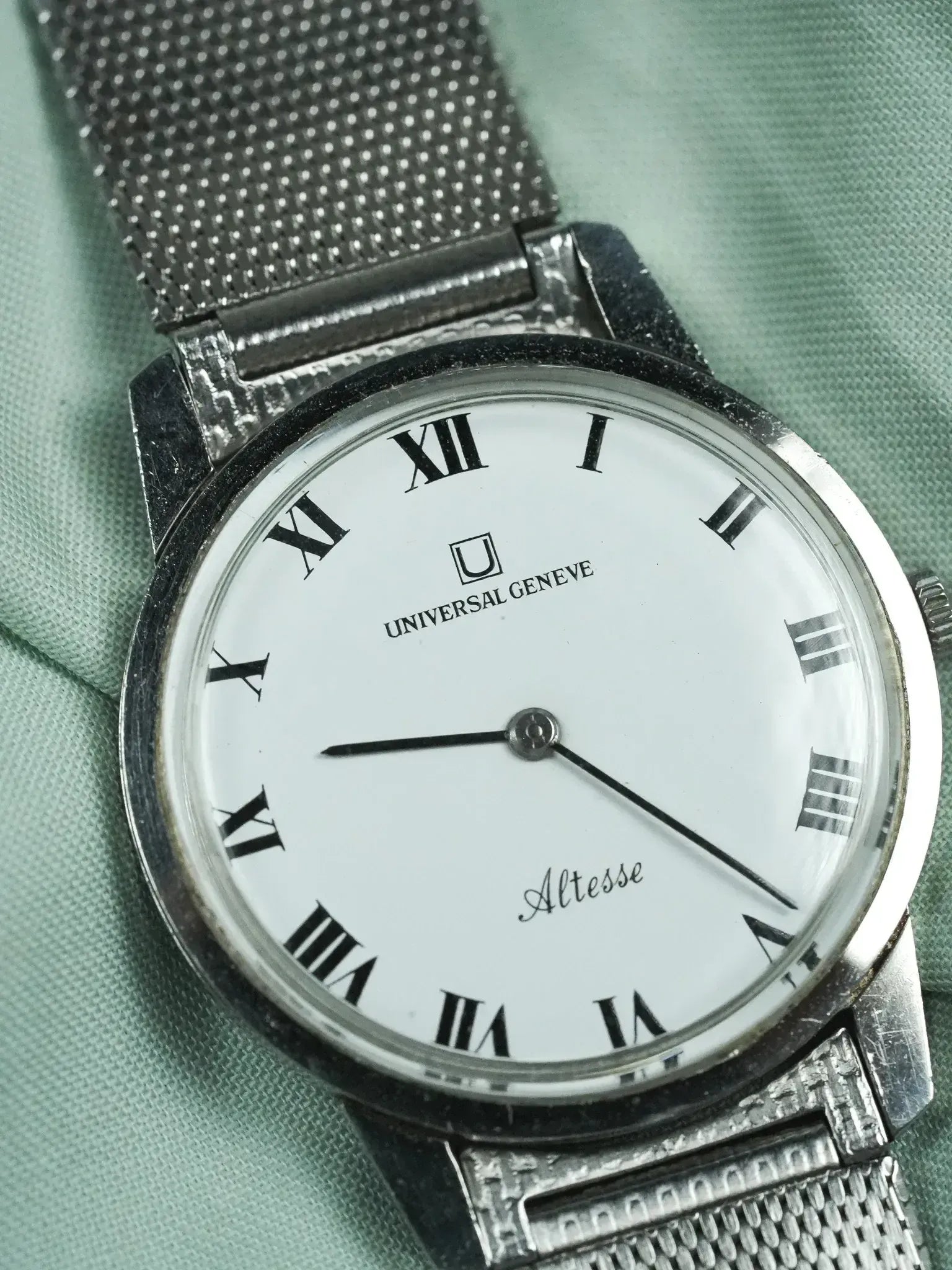 Universal Geneve Altesse 腕時計　メンズ　ファッション Vintage Universal Genève Altesse Watch — White Dial (1970s