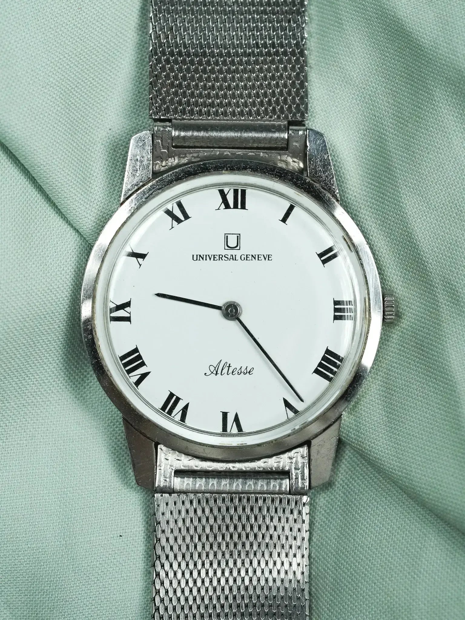 Universal Geneve Altesse 腕時計　メンズ　ファッション Vintage Universal Genève Altesse Watch — White Dial (1970s