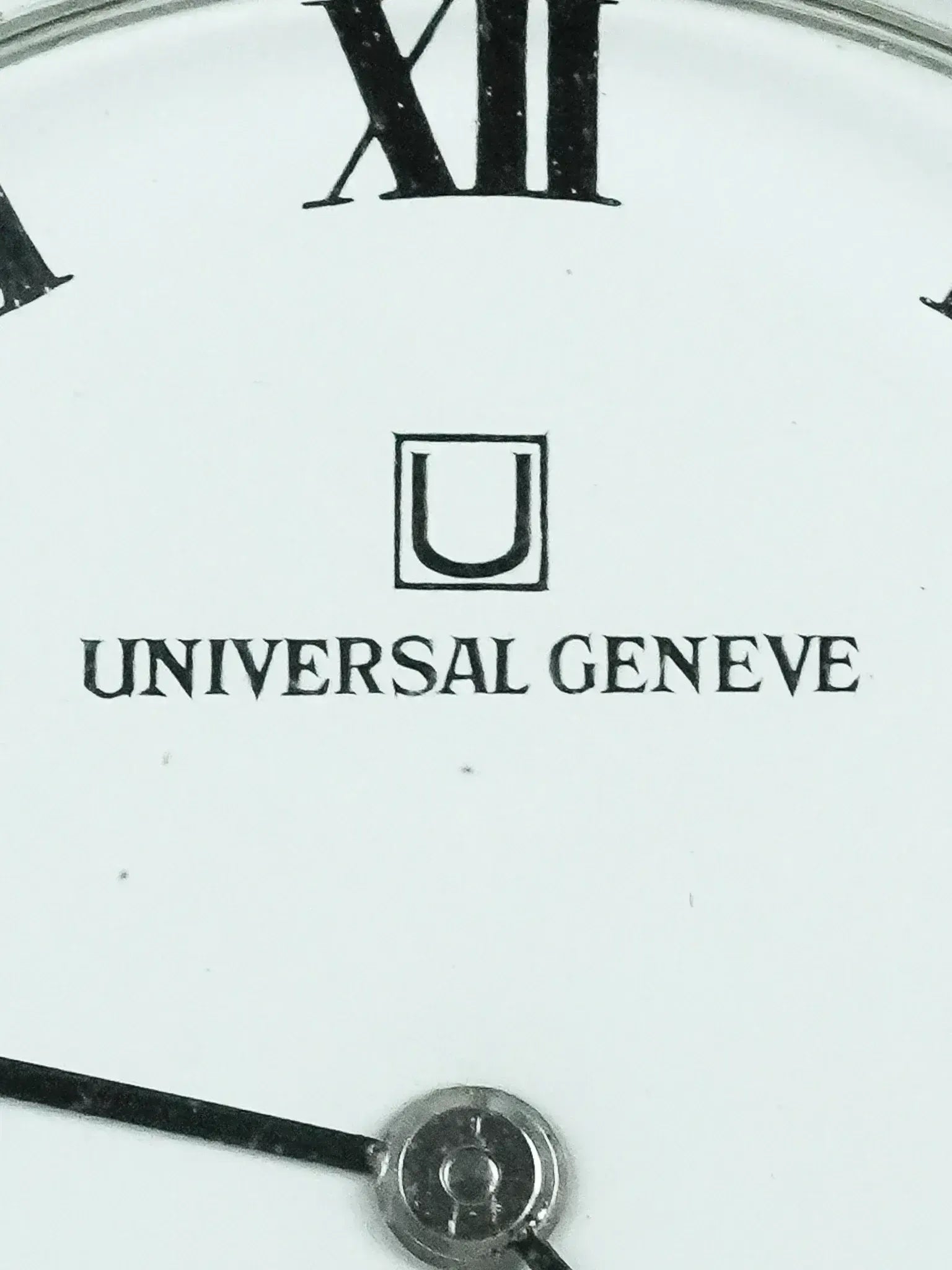 Vintage Universal Genève Altesse Watch — White Dial (1970s
