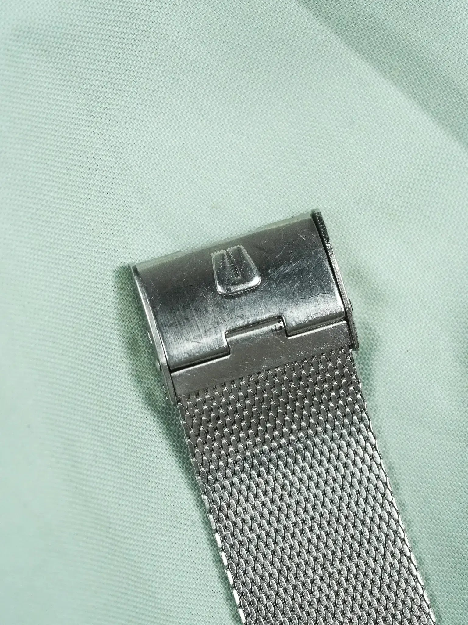 Vintage Universal Genève Altesse Watch — White Dial (1970s 