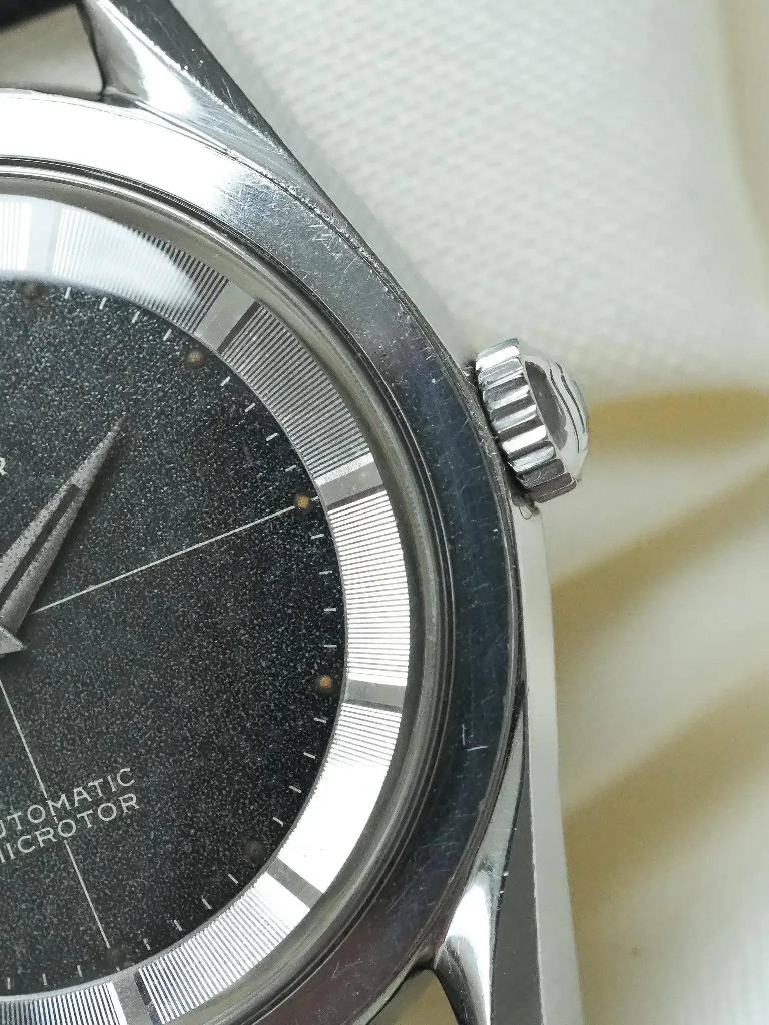 Montre Universal Genève Polerouter Noir "No Date" (1957) – réf. 20360-1 Gérald Genta - Atelier Victor
