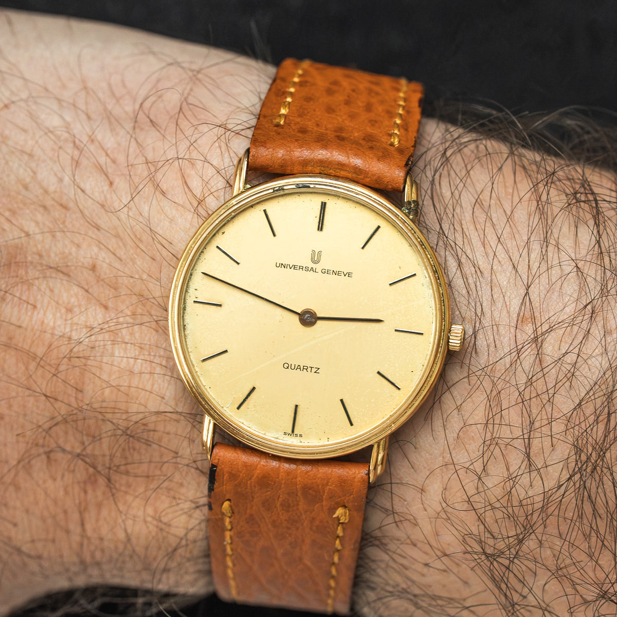 Vintage Universal Genève Watch — Gold-Plated Quartz — Gold Dial 