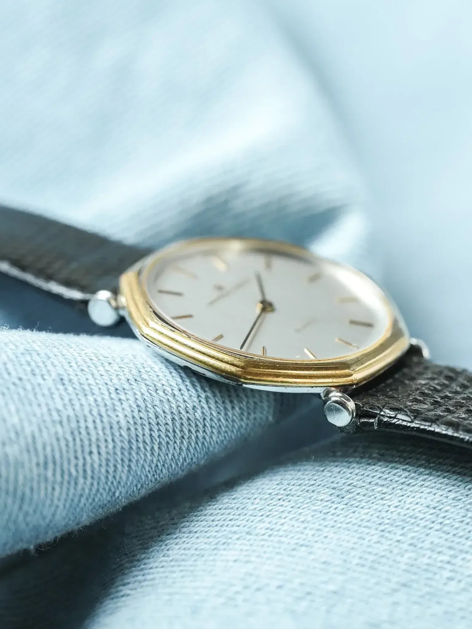 Montre Universal Genève Vintage - Octogonale Acier et Or (Années 1980) - Atelier Victor