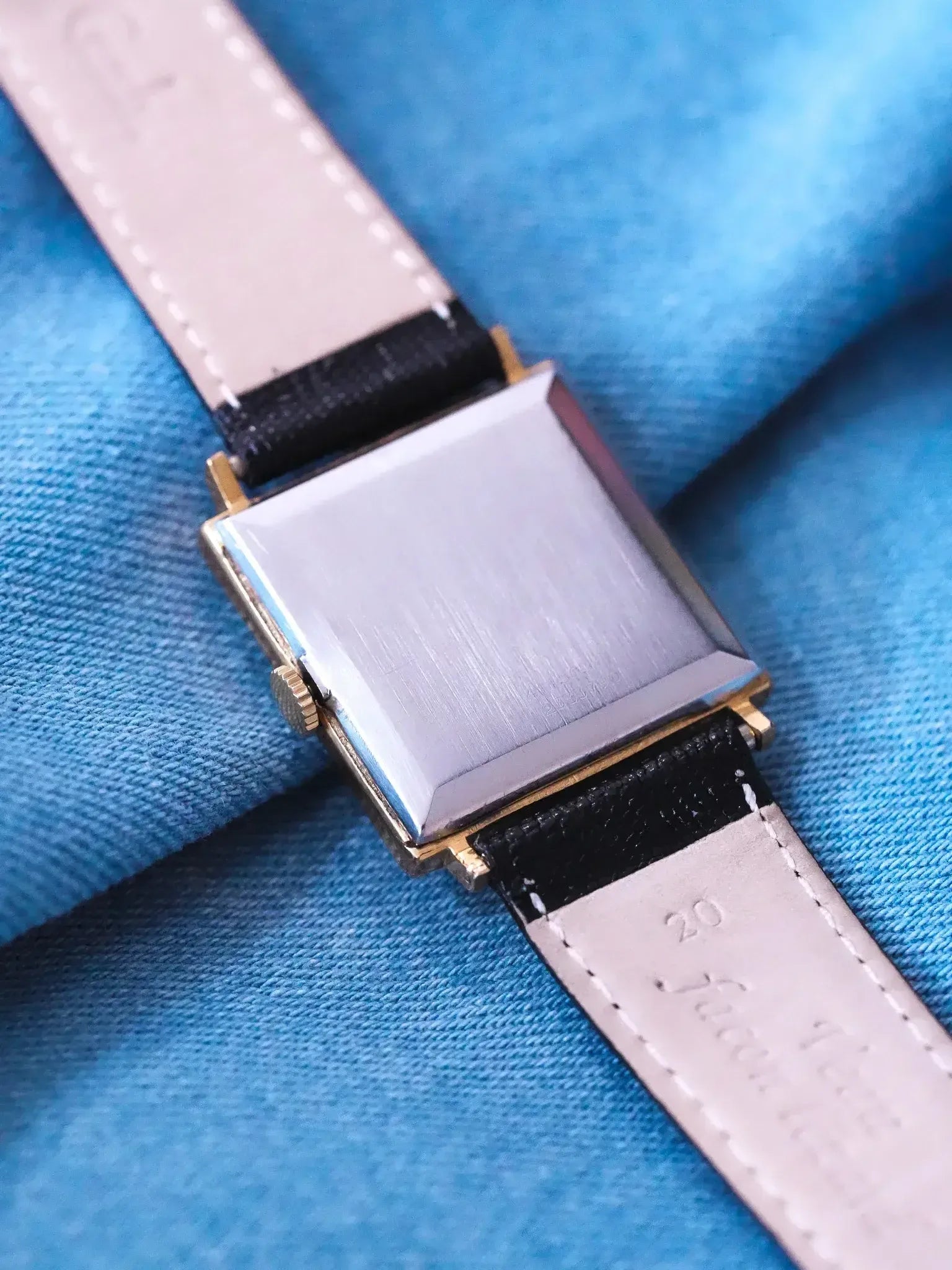 Universal Genève - Tank Carrée Date 5h Plaqué or - 1960s - Atelier Victor